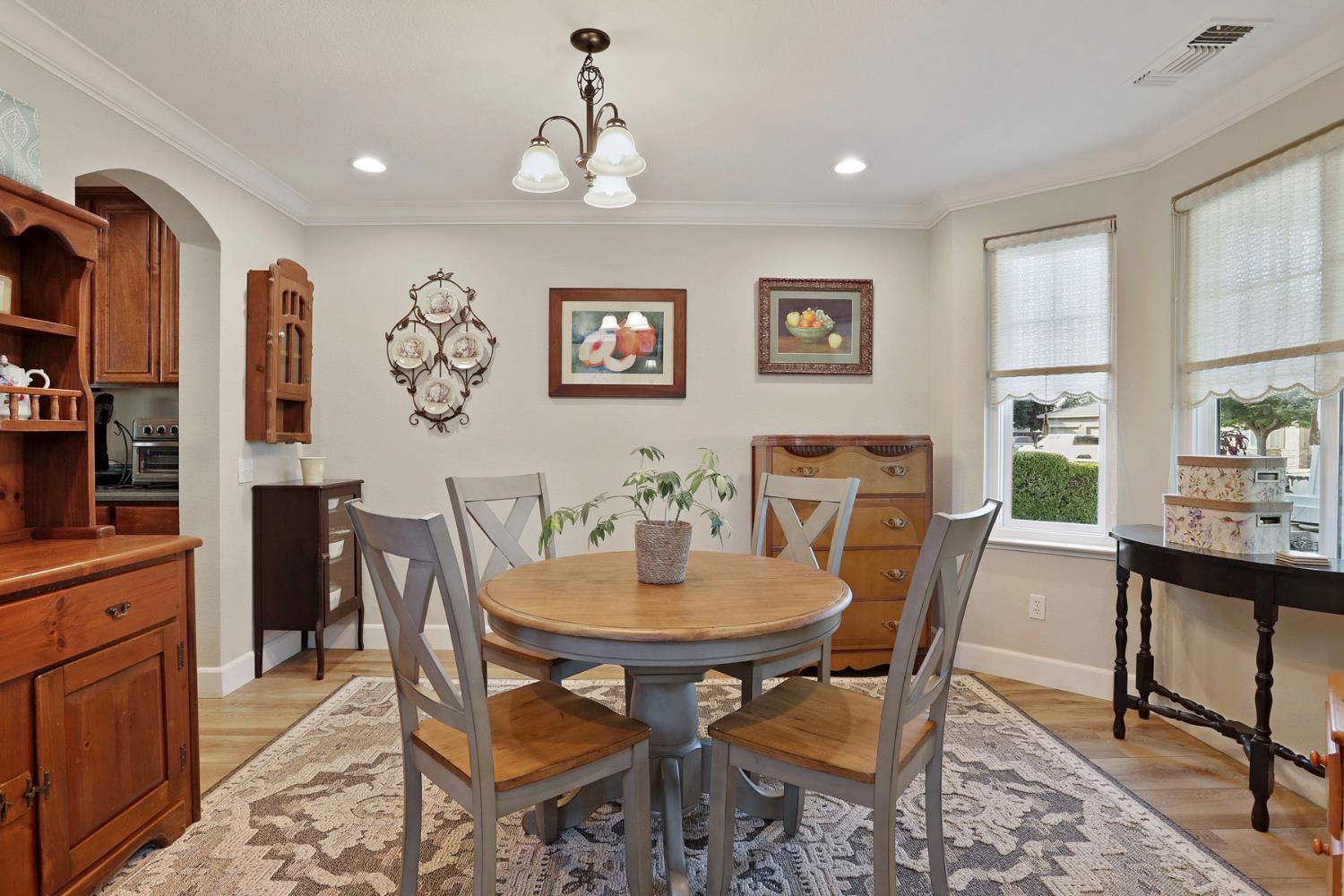 Detail Gallery Image 12 of 59 For 494 Summerton Ln, Turlock,  CA 95382 - 4 Beds | 2/1 Baths