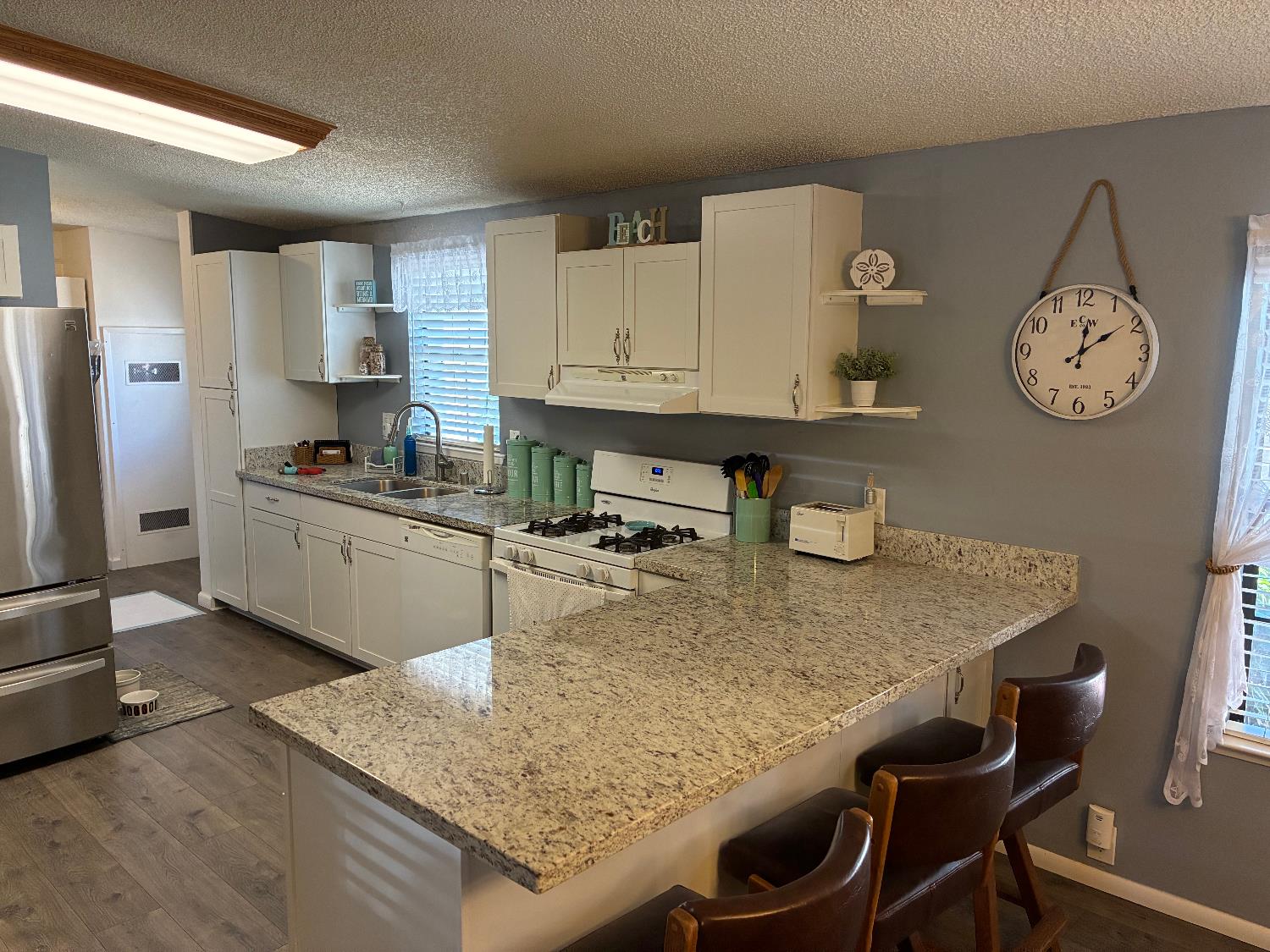 Detail Gallery Image 3 of 22 For 1500 Held Dr, Modesto,  CA 95355 - 3 Beds | 2 Baths