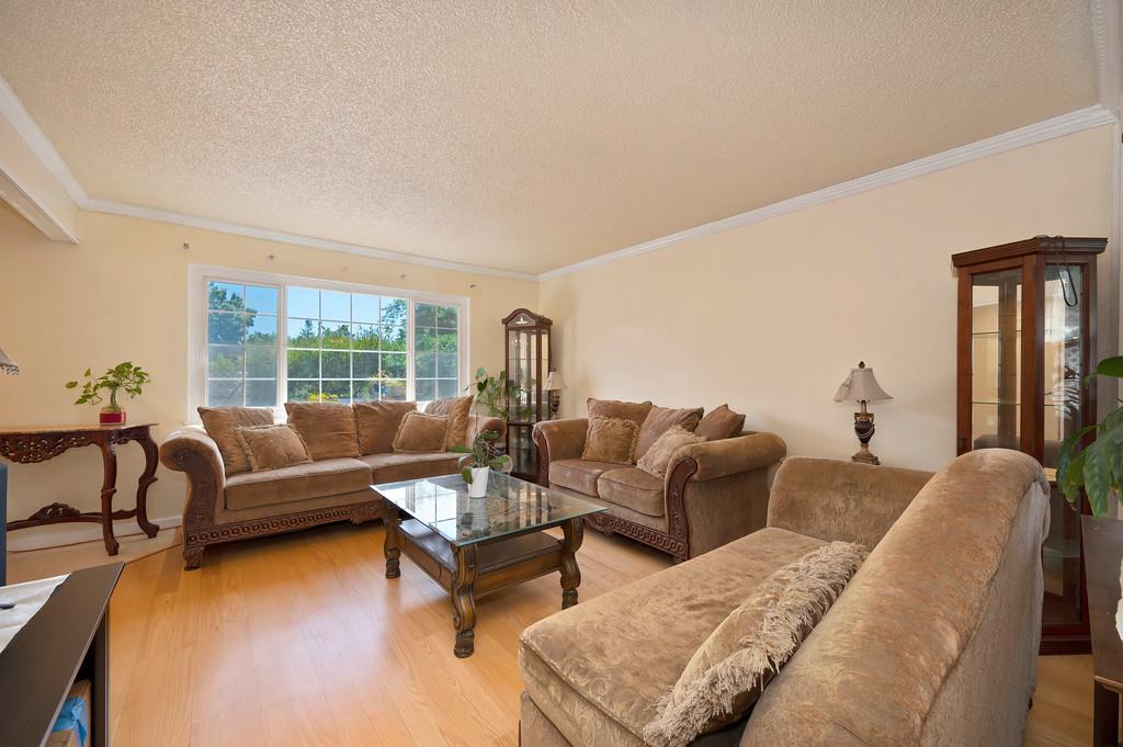 Detail Gallery Image 9 of 21 For 5433 Edgerly Way, Carmichael,  CA 95608 - 3 Beds | 2 Baths