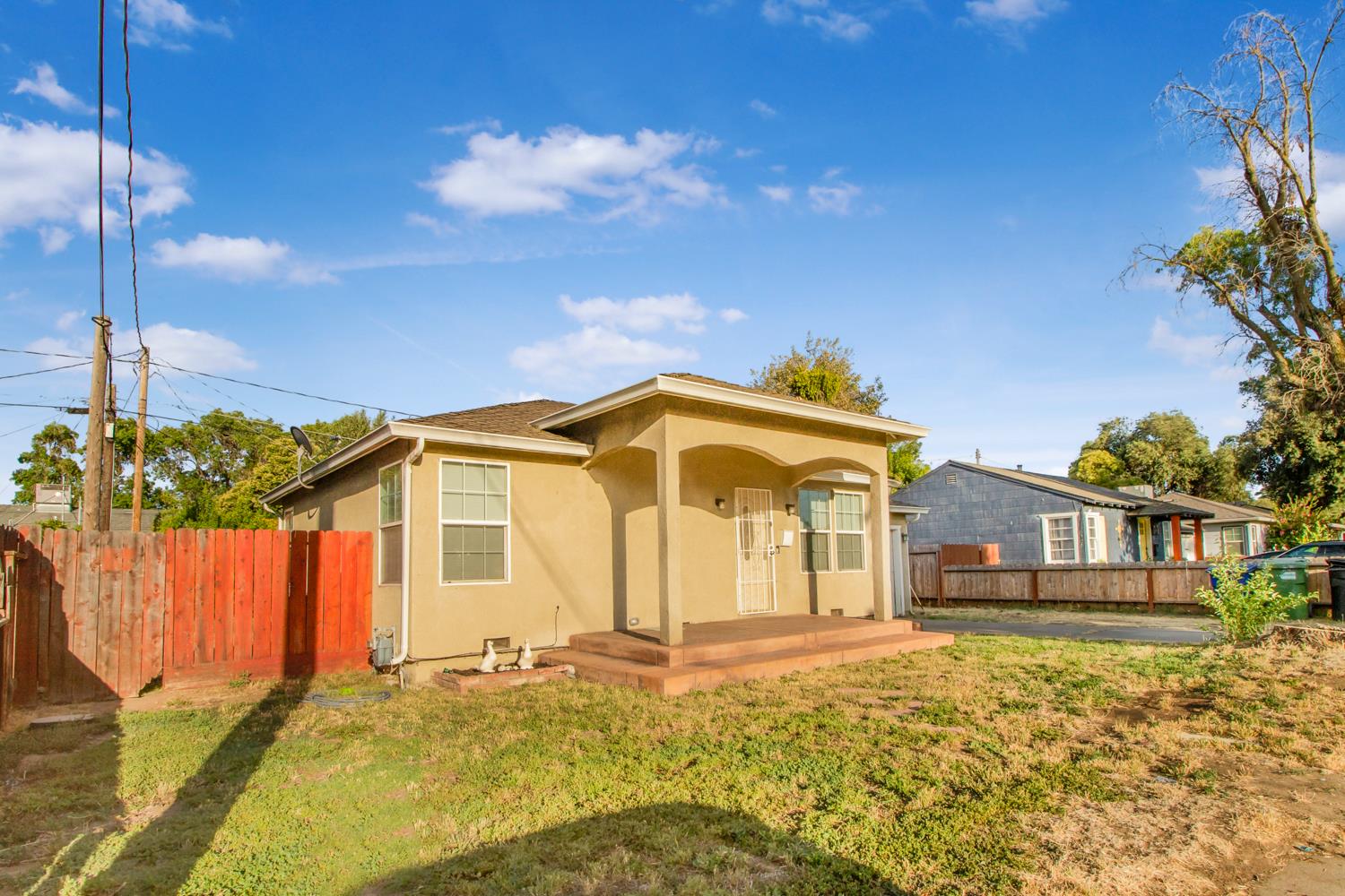 Detail Gallery Image 4 of 24 For 136 Village Rd, Modesto,  CA 95354 - 2 Beds | 1 Baths