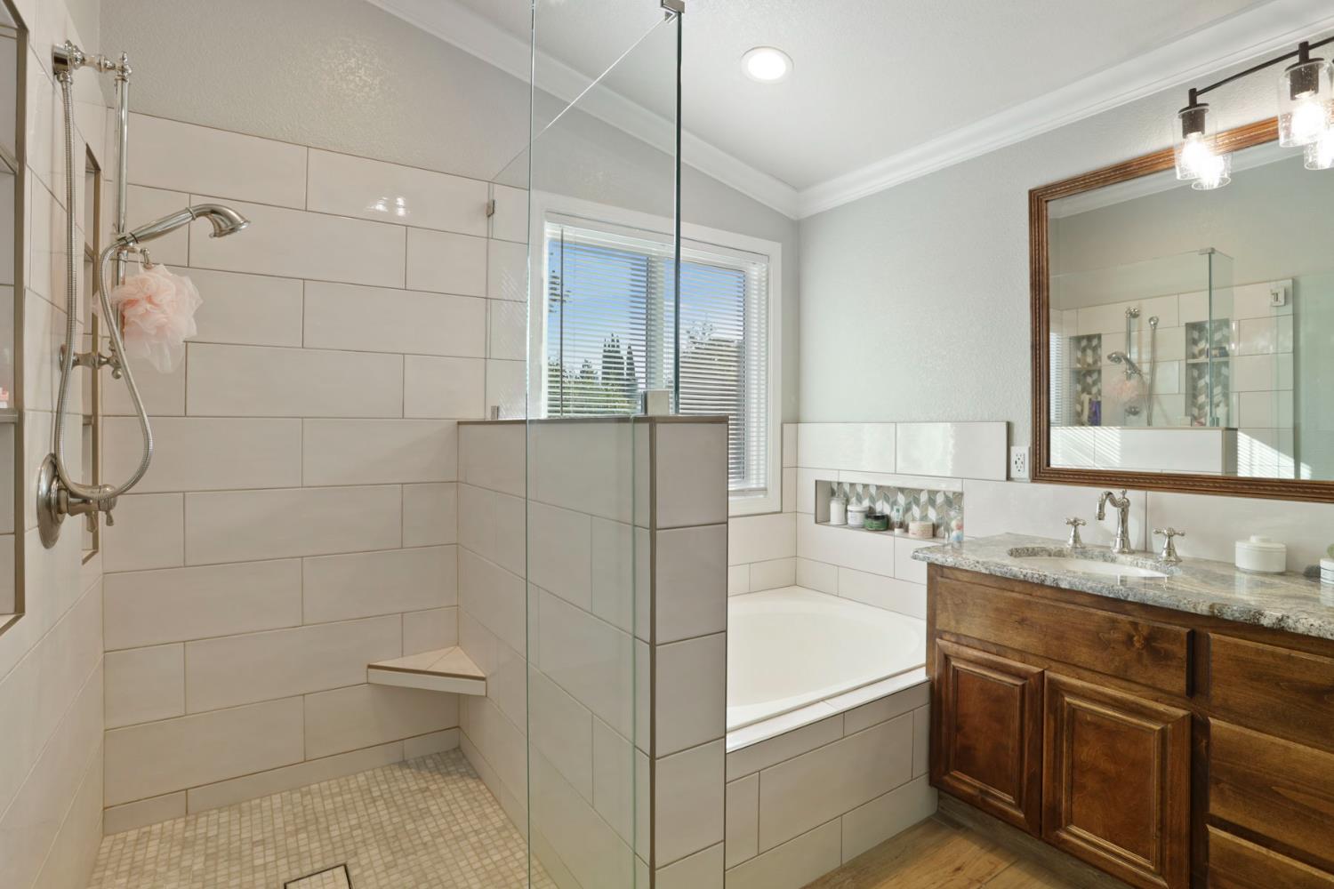 Detail Gallery Image 44 of 59 For 494 Summerton Ln, Turlock,  CA 95382 - 4 Beds | 2/1 Baths