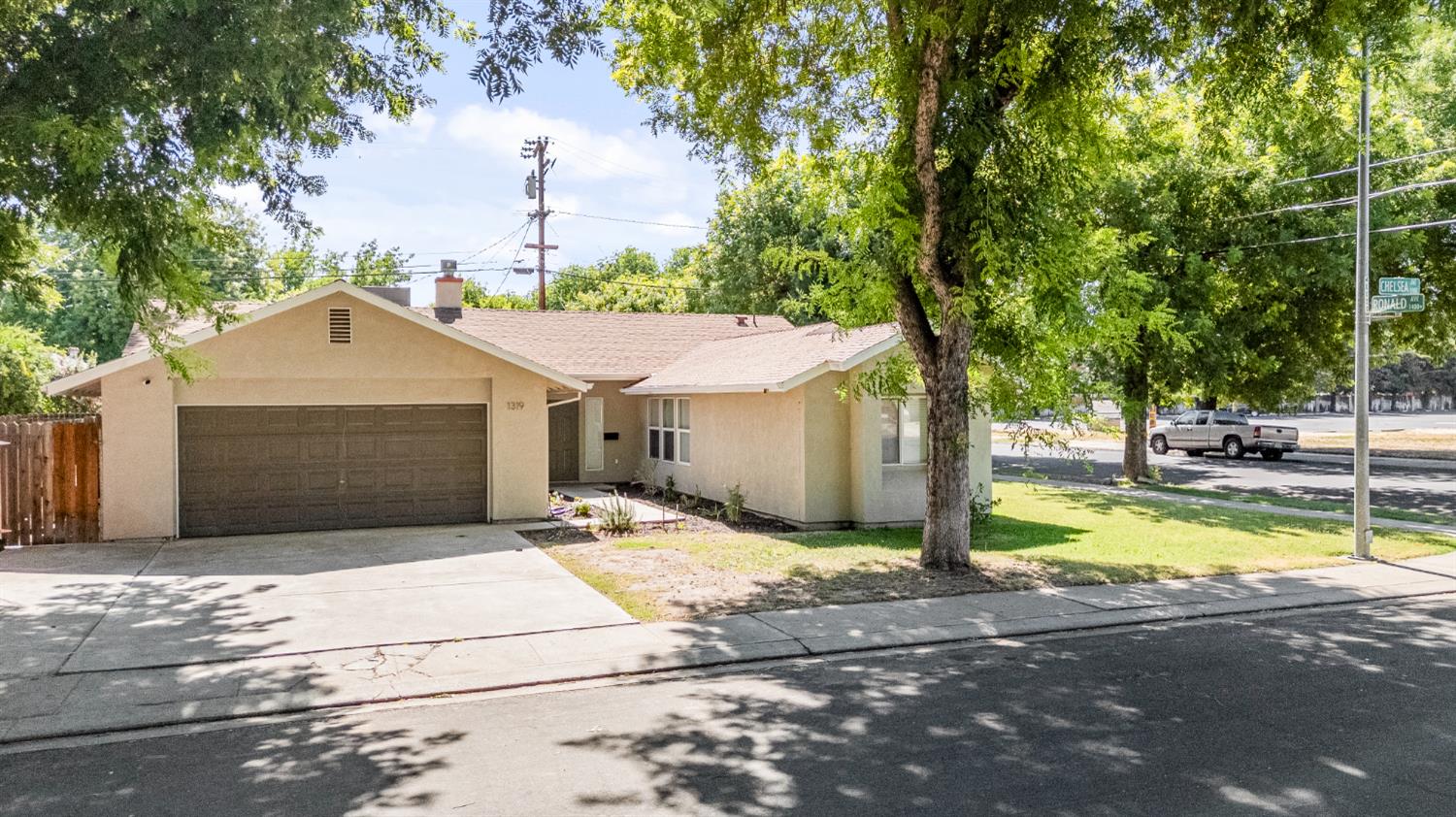 Detail Gallery Image 6 of 42 For 1319 Ronald Ave, Modesto,  CA 95350 - 3 Beds | 2 Baths