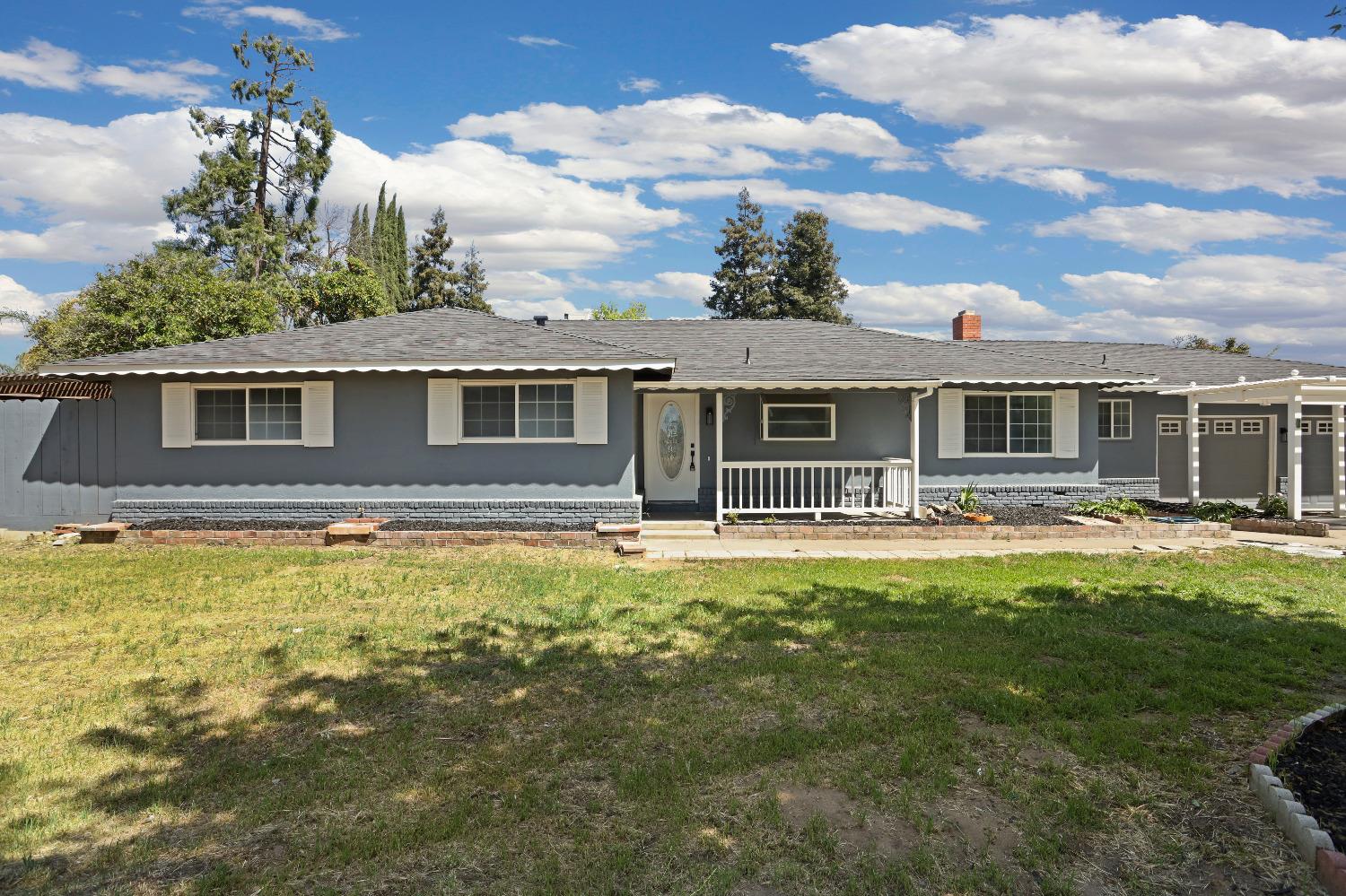 Detail Gallery Image 4 of 49 For 17830 S Austin Rd, Manteca,  CA 95336 - 3 Beds | 3 Baths