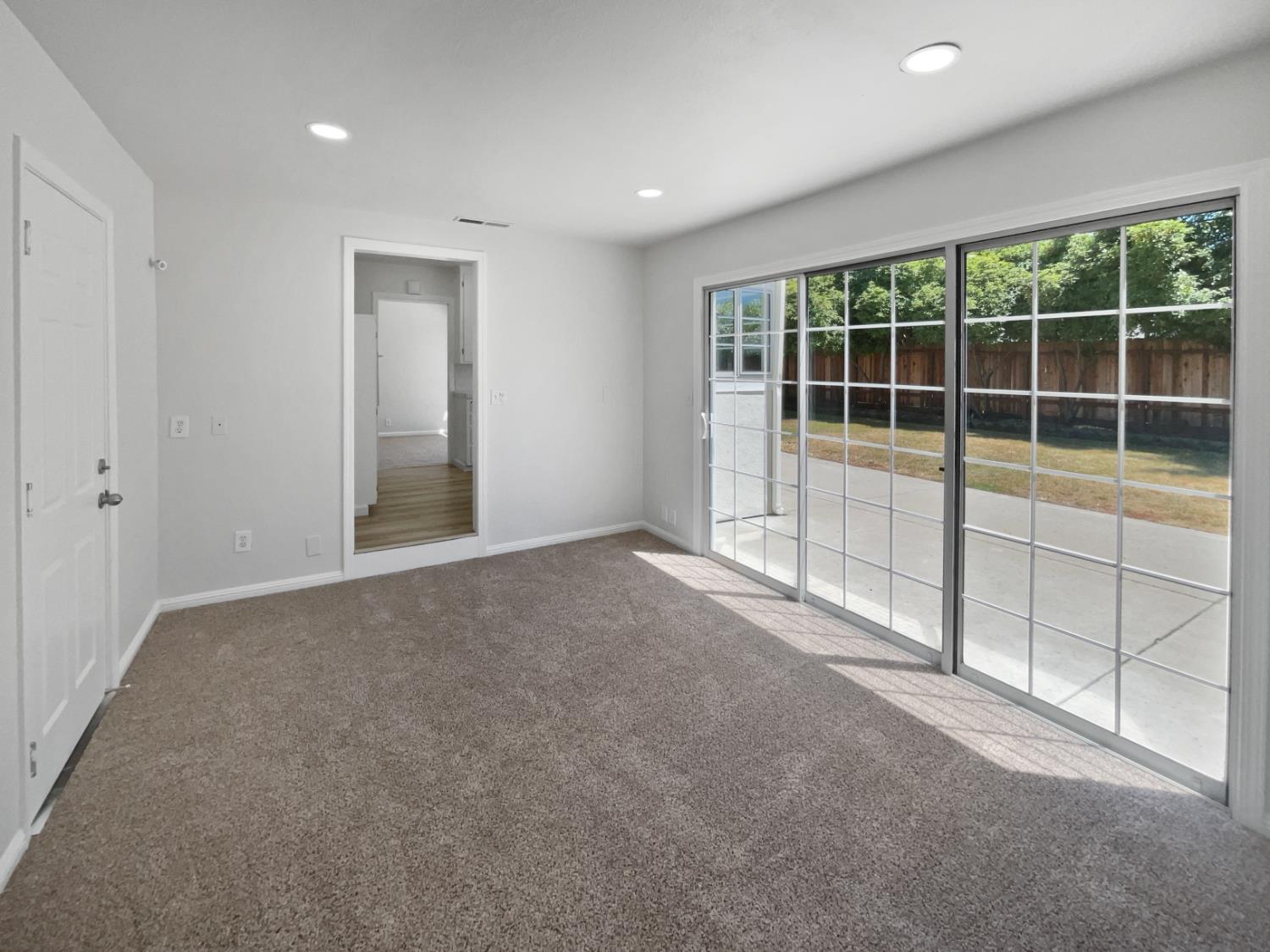 Detail Gallery Image 20 of 22 For 3108 Crest Haven Dr, Sacramento,  CA 95821 - 3 Beds | 1/1 Baths