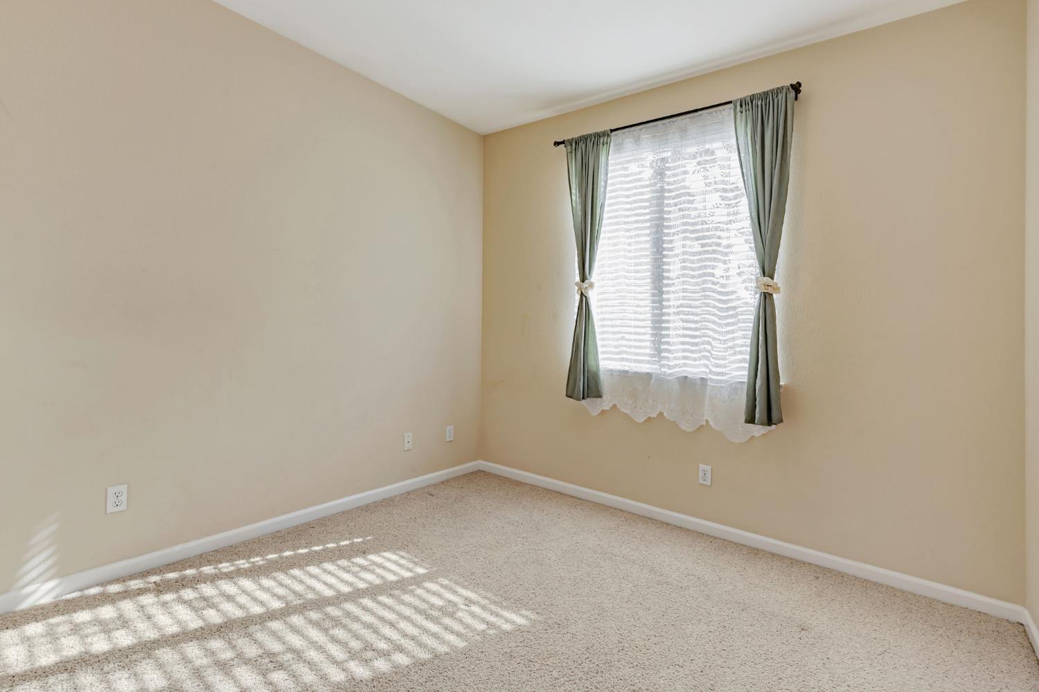 Detail Gallery Image 22 of 42 For 17002 Pecan Hollow Way, Lathrop,  CA 95330 - 4 Beds | 2/1 Baths