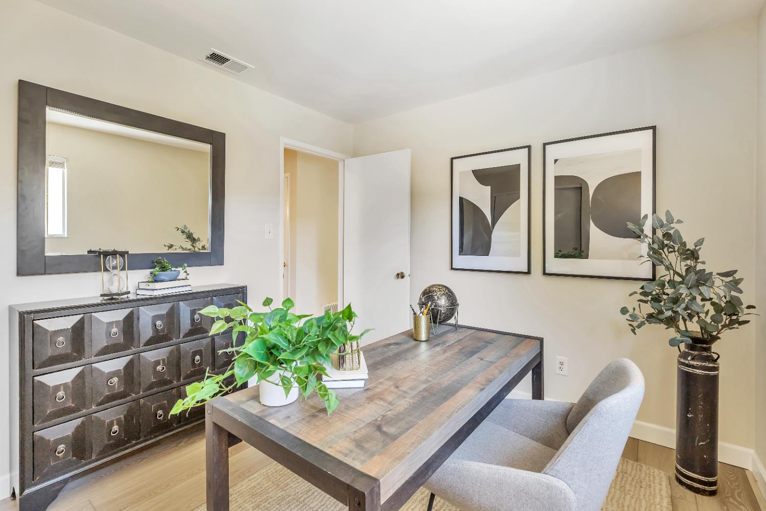 Detail Gallery Image 23 of 33 For 8808 Fallbrook Way, Sacramento,  CA 95826 - 4 Beds | 2 Baths