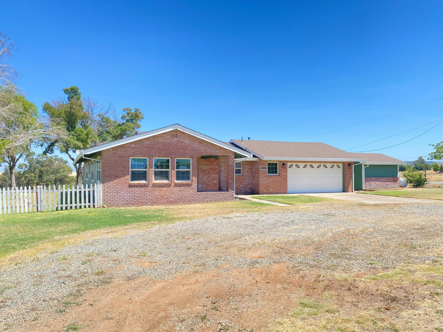 Detail Gallery Image 2 of 46 For 3091 Las Quintas Way, Marysville,  CA 95901 - 3 Beds | 2 Baths