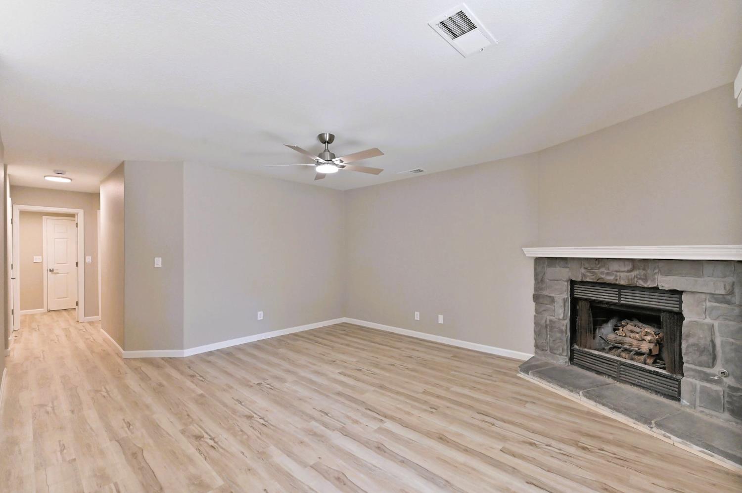 Detail Gallery Image 21 of 52 For 2216 Boston Way, Modesto,  CA 95355 - 4 Beds | 3 Baths