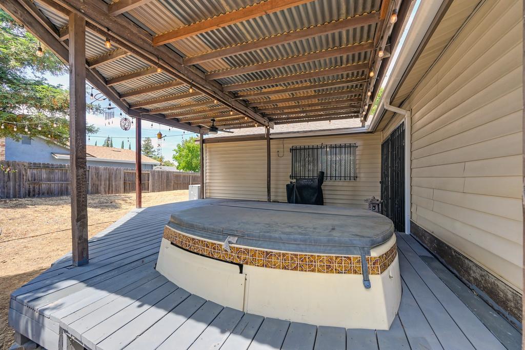 Detail Gallery Image 24 of 29 For 4200 Rose Valley Way, Sacramento,  CA 95826 - 3 Beds | 2 Baths