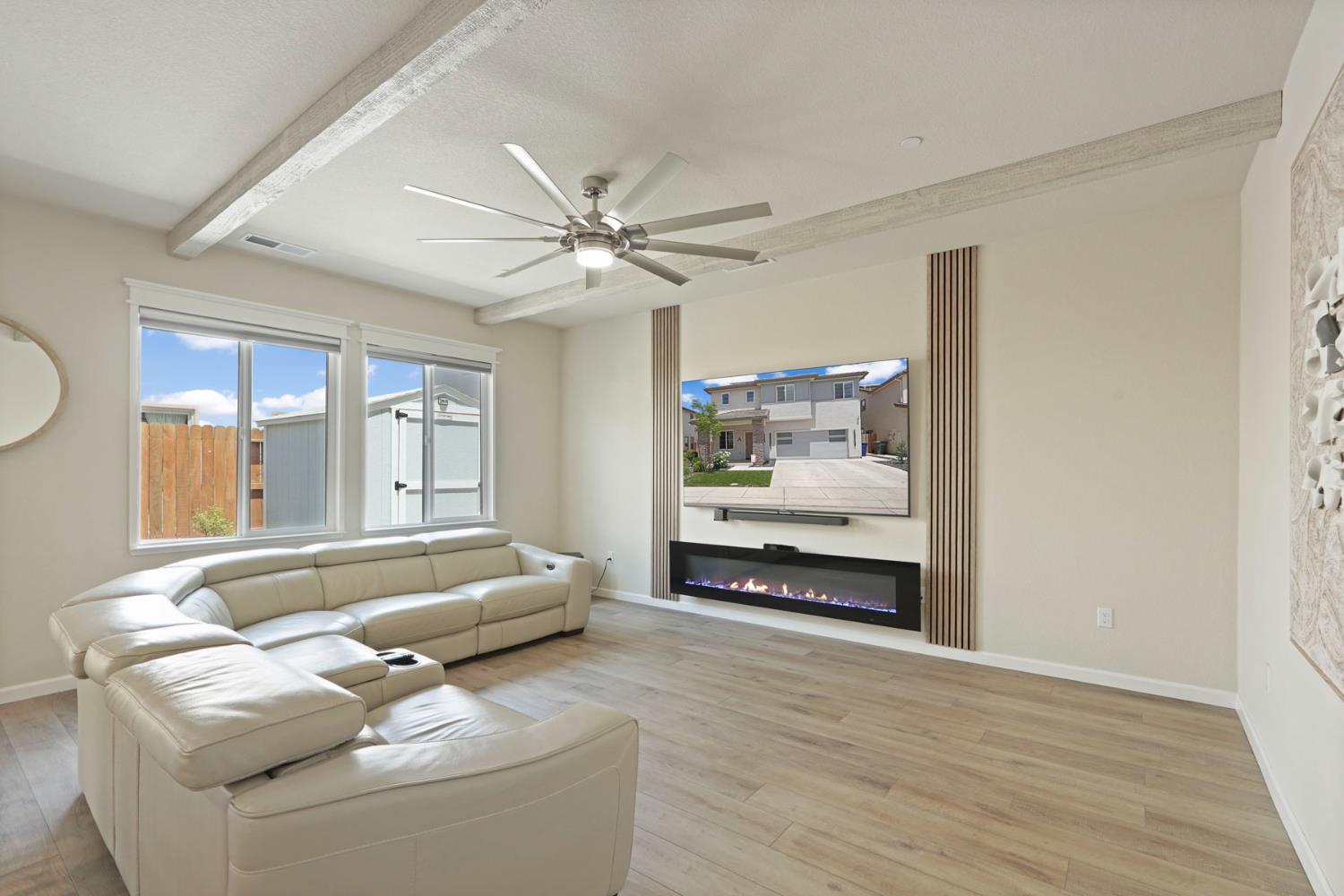 Detail Gallery Image 7 of 35 For 1517 Luminous St, Modesto,  CA 95356 - 4 Beds | 2/1 Baths
