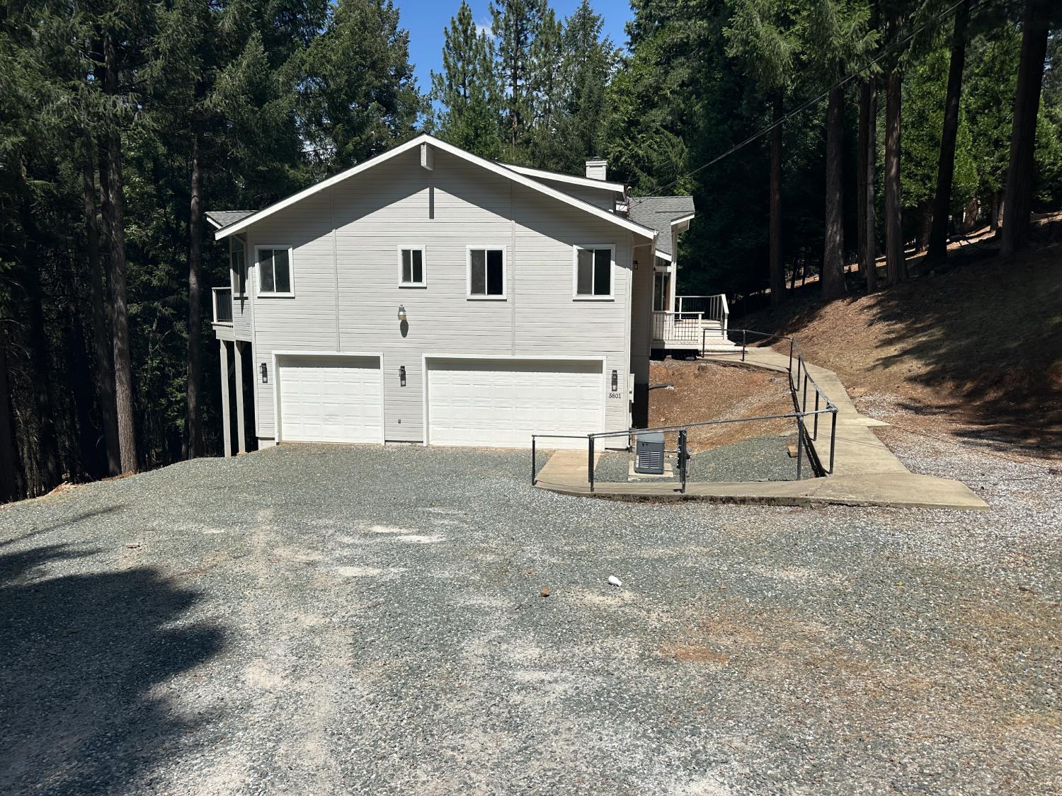Detail Gallery Image 2 of 69 For 5801 Lupin Ln, Pollock Pines,  CA 95726 - 3 Beds | 3 Baths