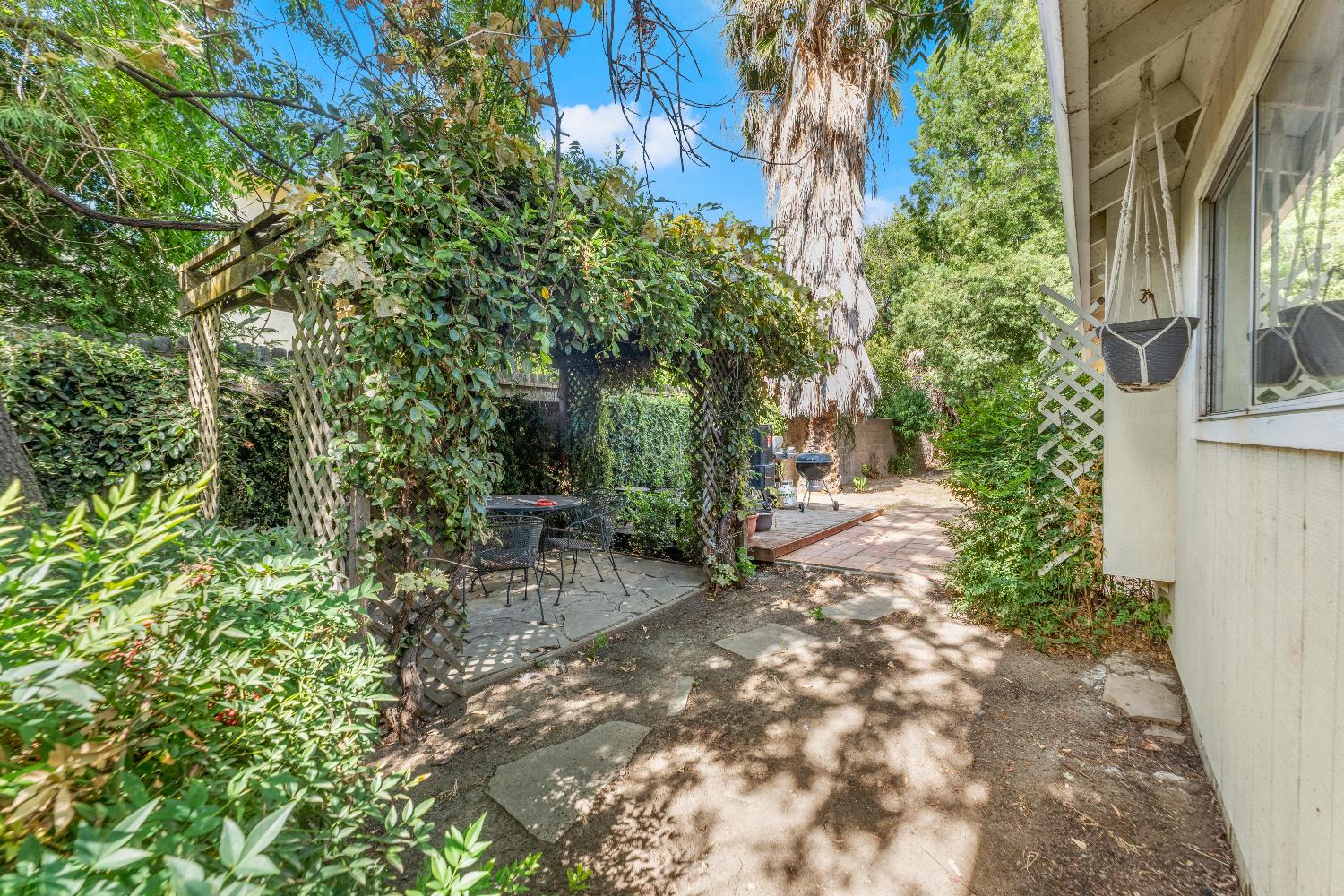 Detail Gallery Image 30 of 30 For 1563 Patwin Valley Dr, Woodland,  CA 95776 - 3 Beds | 2 Baths
