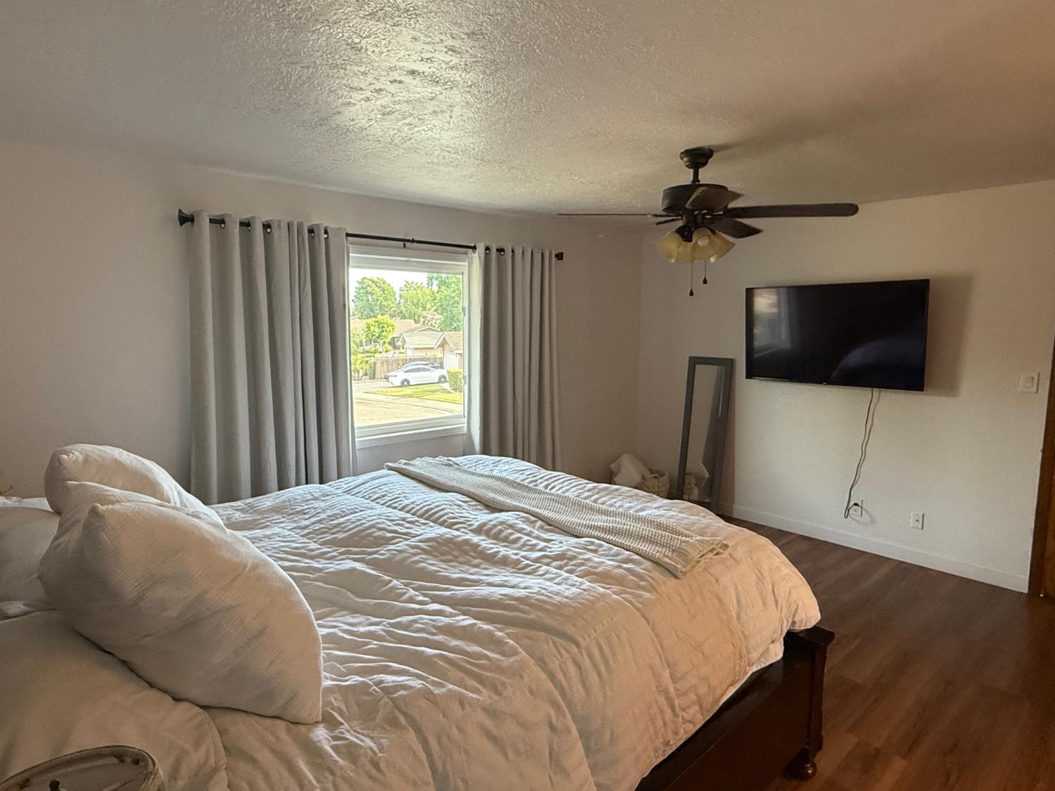 Detail Gallery Image 18 of 43 For 9853 Sleepy Hollow Ct, Stockton,  CA 95209 - 4 Beds | 2/1 Baths