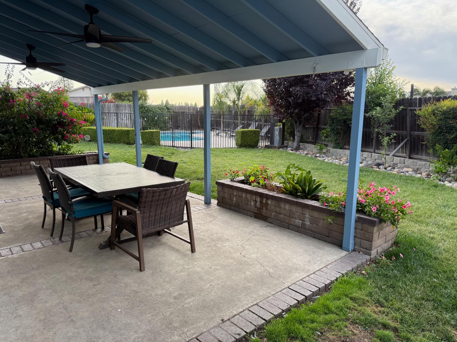 Detail Gallery Image 31 of 43 For 9853 Sleepy Hollow Ct, Stockton,  CA 95209 - 4 Beds | 2/1 Baths