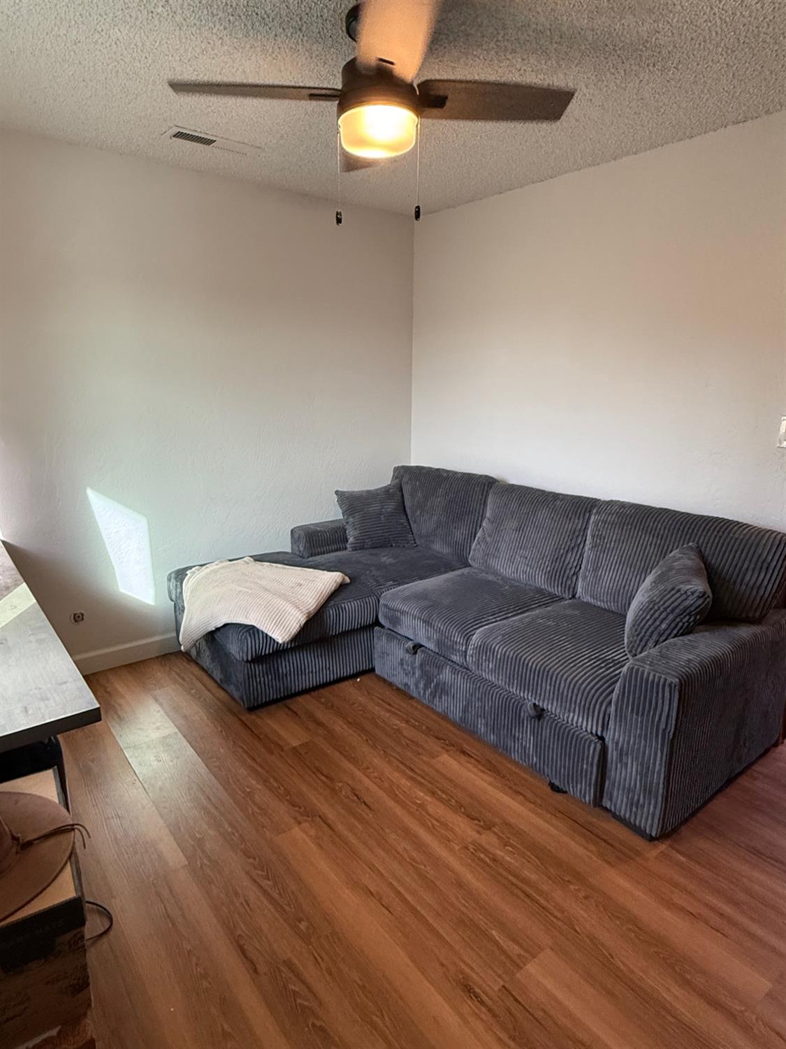 Detail Gallery Image 27 of 43 For 9853 Sleepy Hollow Ct, Stockton,  CA 95209 - 4 Beds | 2/1 Baths