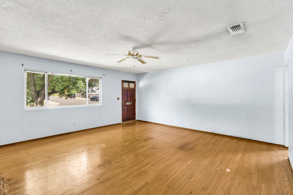 Detail Gallery Image 7 of 41 For 5548 Beauregard Way, Orangevale,  CA 95662 - 3 Beds | 2 Baths