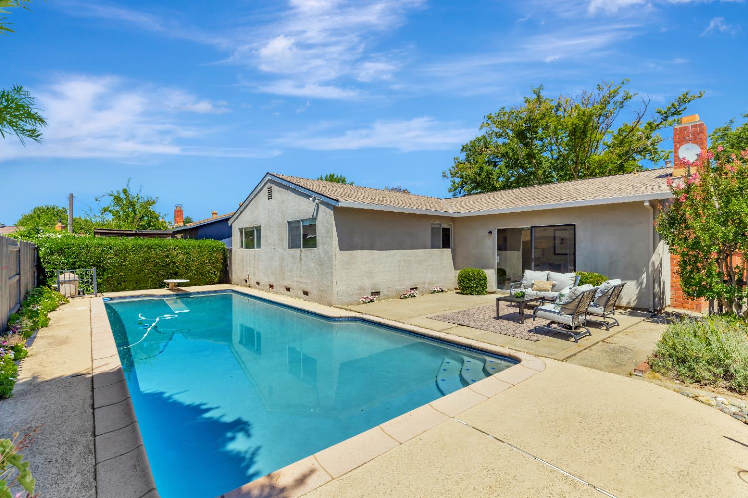 Detail Gallery Image 29 of 33 For 8808 Fallbrook Way, Sacramento,  CA 95826 - 4 Beds | 2 Baths