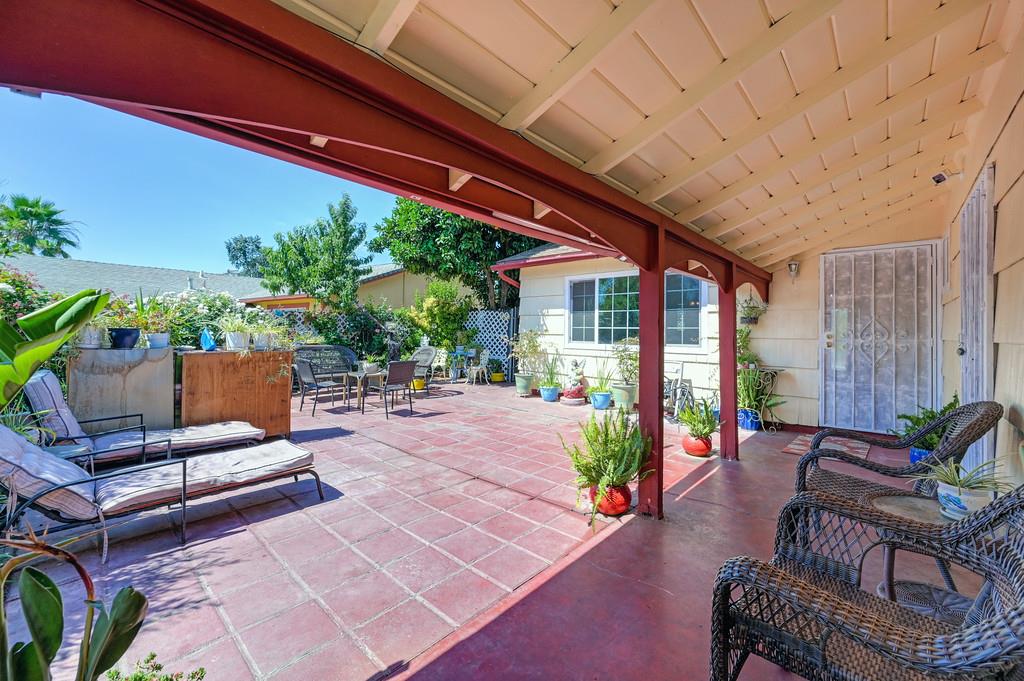 Detail Gallery Image 5 of 21 For 5433 Edgerly Way, Carmichael,  CA 95608 - 3 Beds | 2 Baths