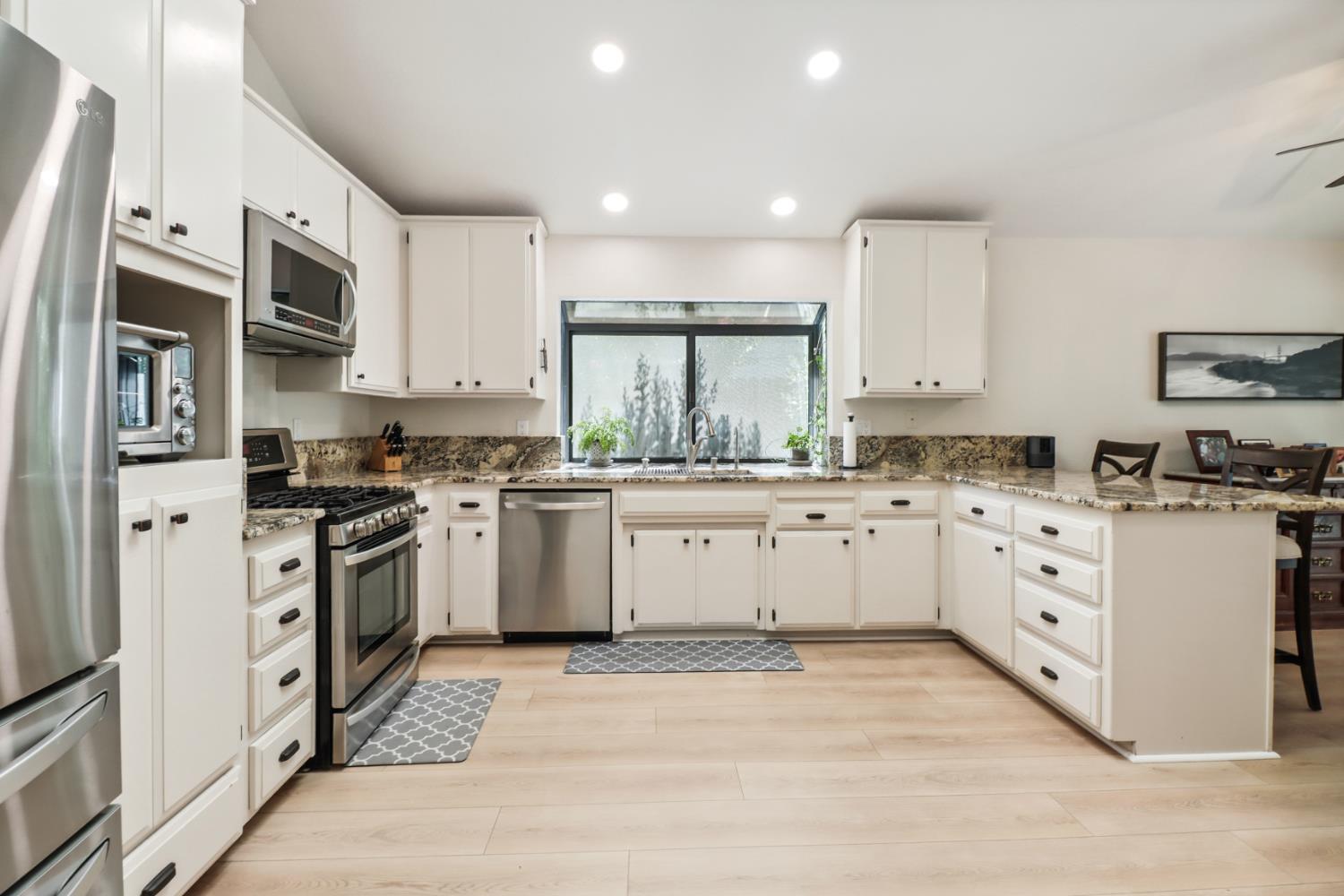 Detail Gallery Image 13 of 32 For 112 Orchard Ln, Winters,  CA 95694 - 4 Beds | 2 Baths