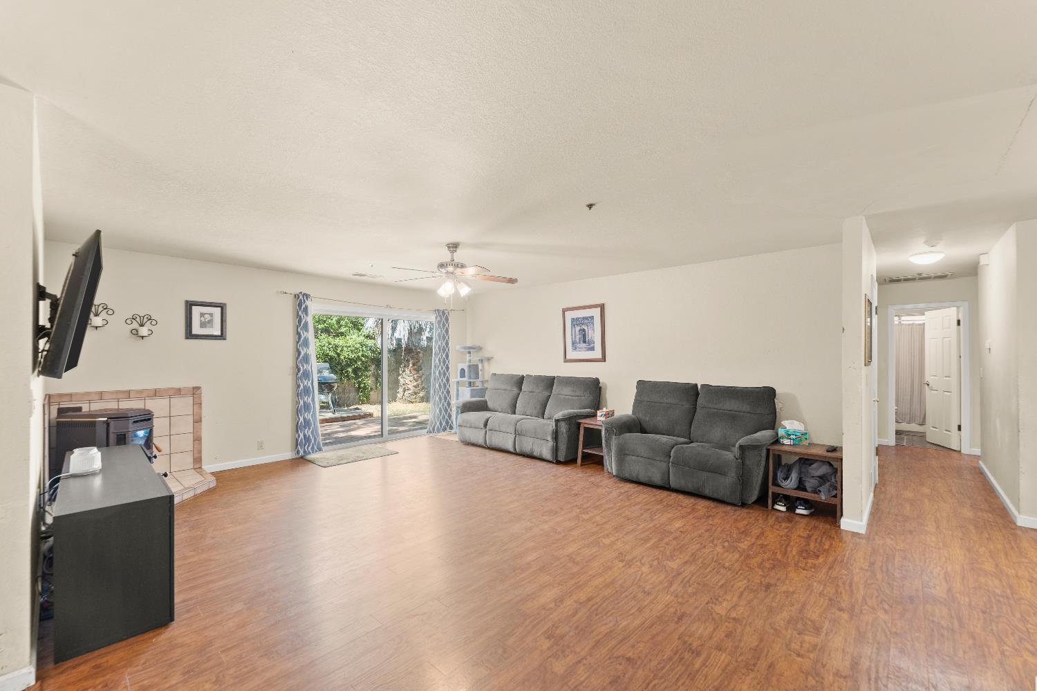 Detail Gallery Image 7 of 30 For 1563 Patwin Valley Dr, Woodland,  CA 95776 - 3 Beds | 2 Baths