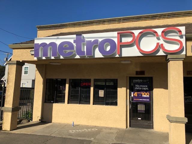 Detail Gallery Image 4 of 4 For 3316 Martin Luther King Jr Blvd, Sacramento,  CA 95817 - – Beds | – Baths