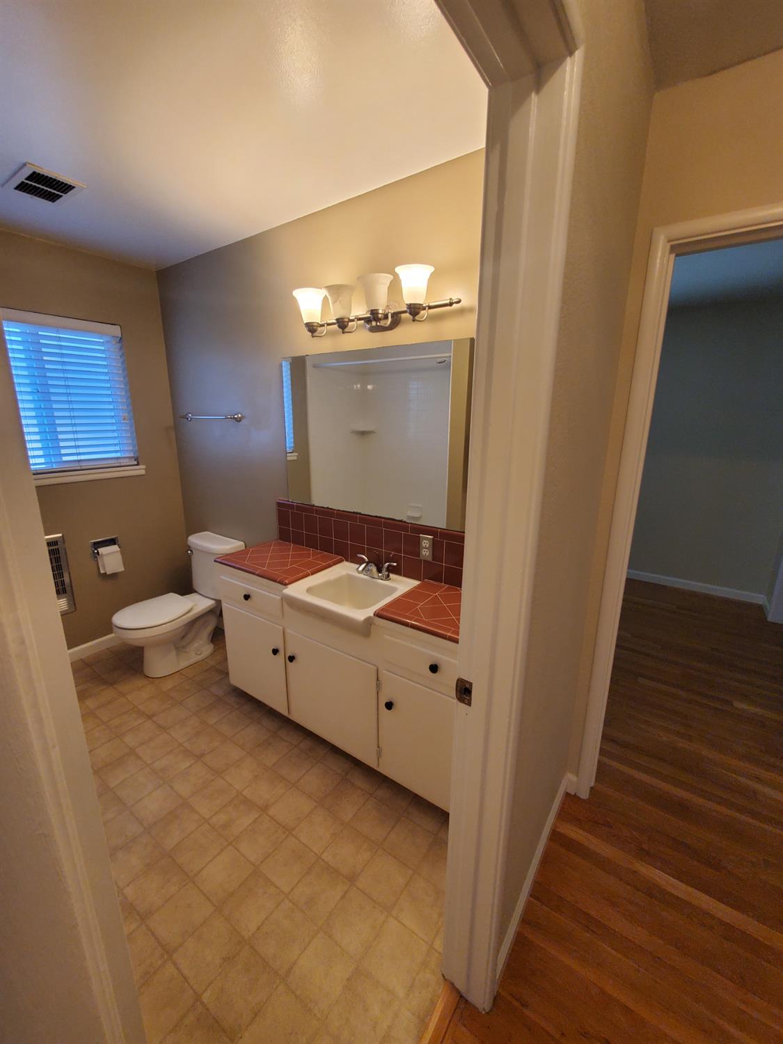 Detail Gallery Image 22 of 28 For 1326 Cypress Ave, Modesto,  CA 95350 - 3 Beds | 2 Baths