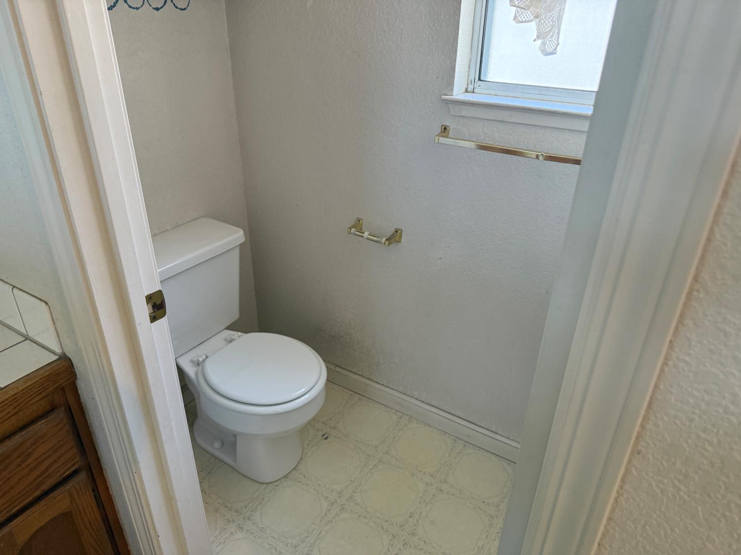 Detail Gallery Image 19 of 27 For 405 San Andreas Ct, Modesto,  CA 95354 - 3 Beds | 2 Baths