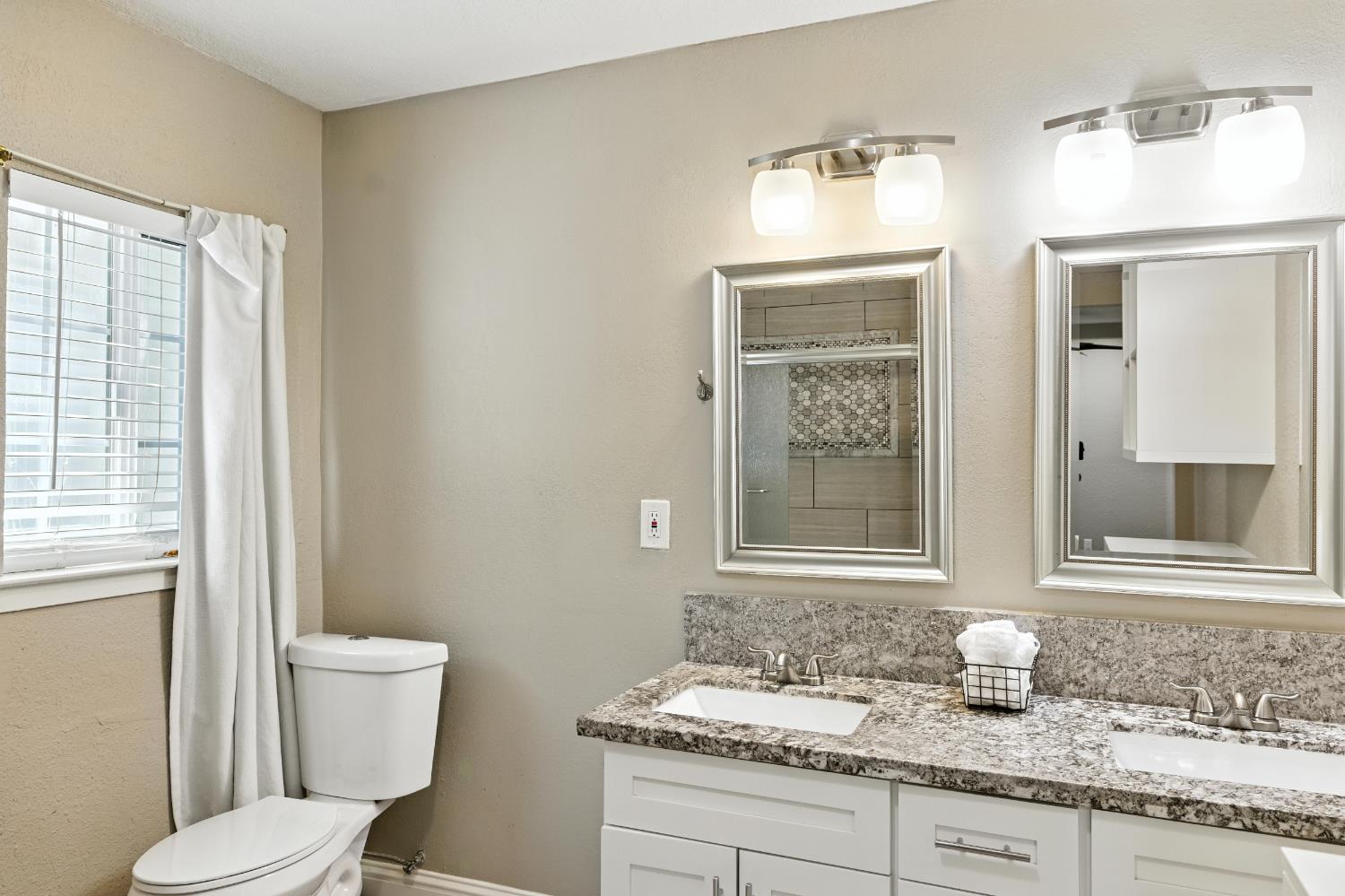 Detail Gallery Image 17 of 39 For 5302 Illinois Ave, Fair Oaks,  CA 95628 - 3 Beds | 2 Baths