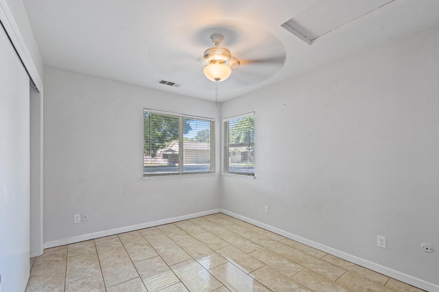 Detail Gallery Image 16 of 42 For 1319 Ronald Ave, Modesto,  CA 95350 - 3 Beds | 2 Baths