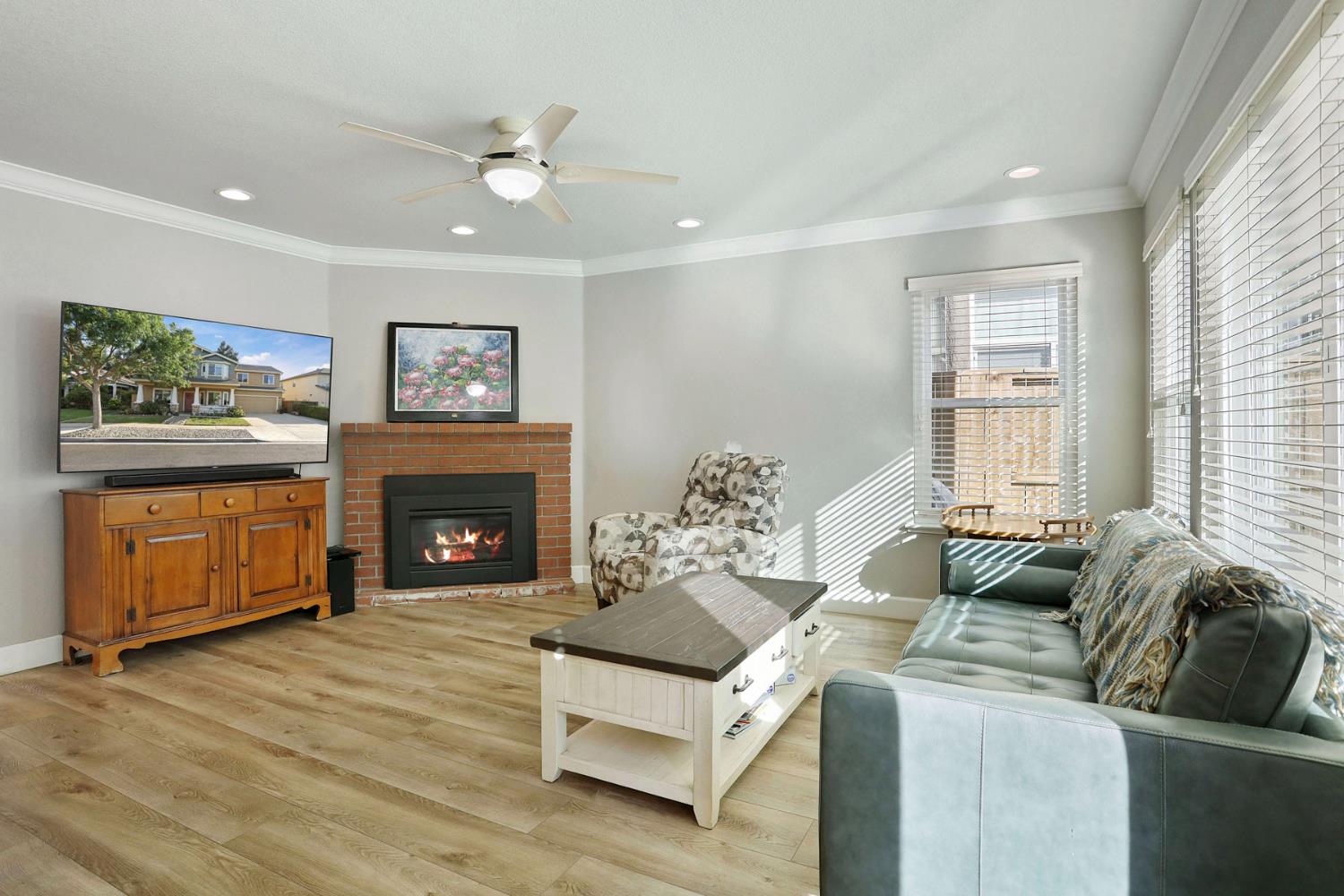 Detail Gallery Image 15 of 59 For 494 Summerton Ln, Turlock,  CA 95382 - 4 Beds | 2/1 Baths