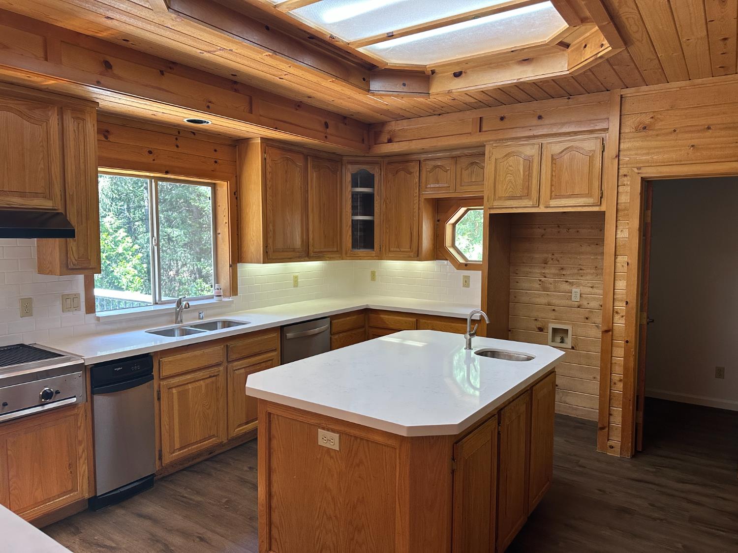 Detail Gallery Image 8 of 69 For 5801 Lupin Ln, Pollock Pines,  CA 95726 - 3 Beds | 3 Baths