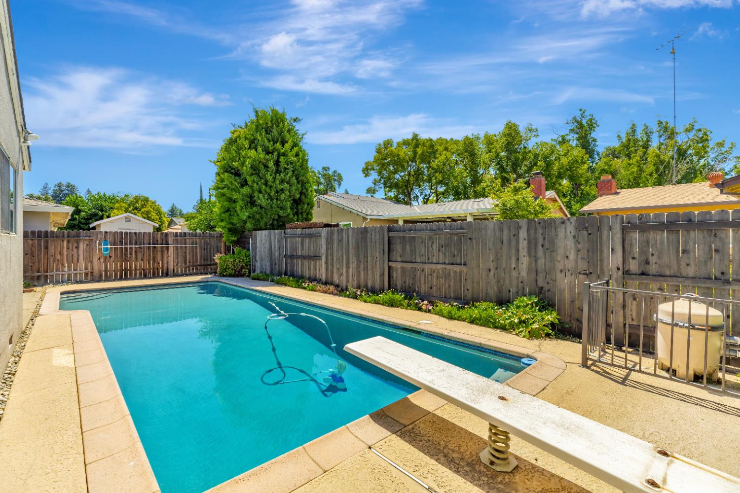 Detail Gallery Image 32 of 33 For 8808 Fallbrook Way, Sacramento,  CA 95826 - 4 Beds | 2 Baths