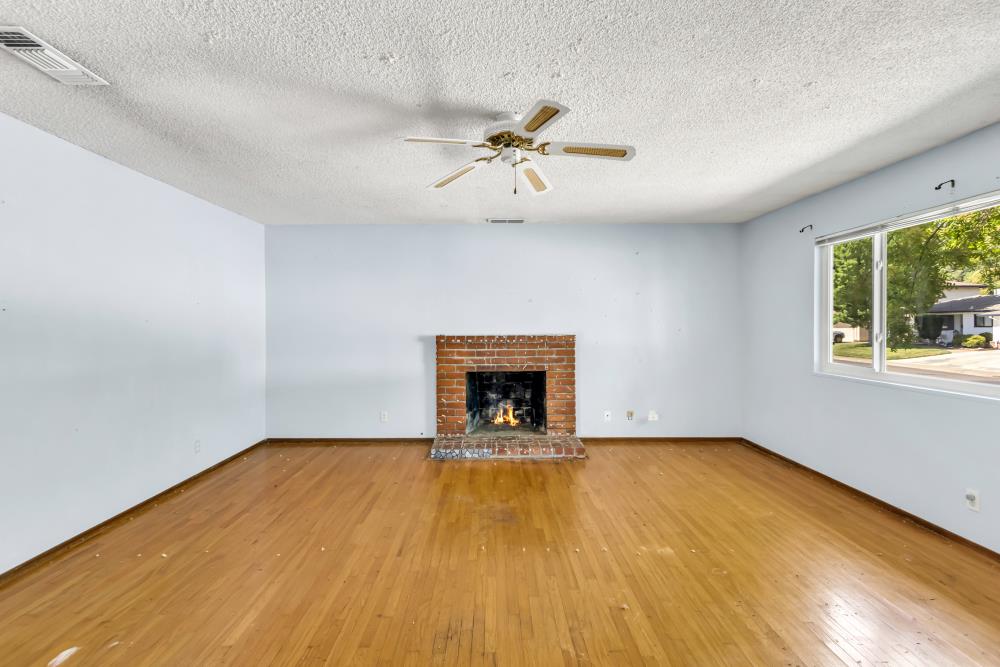 Detail Gallery Image 5 of 41 For 5548 Beauregard Way, Orangevale,  CA 95662 - 3 Beds | 2 Baths