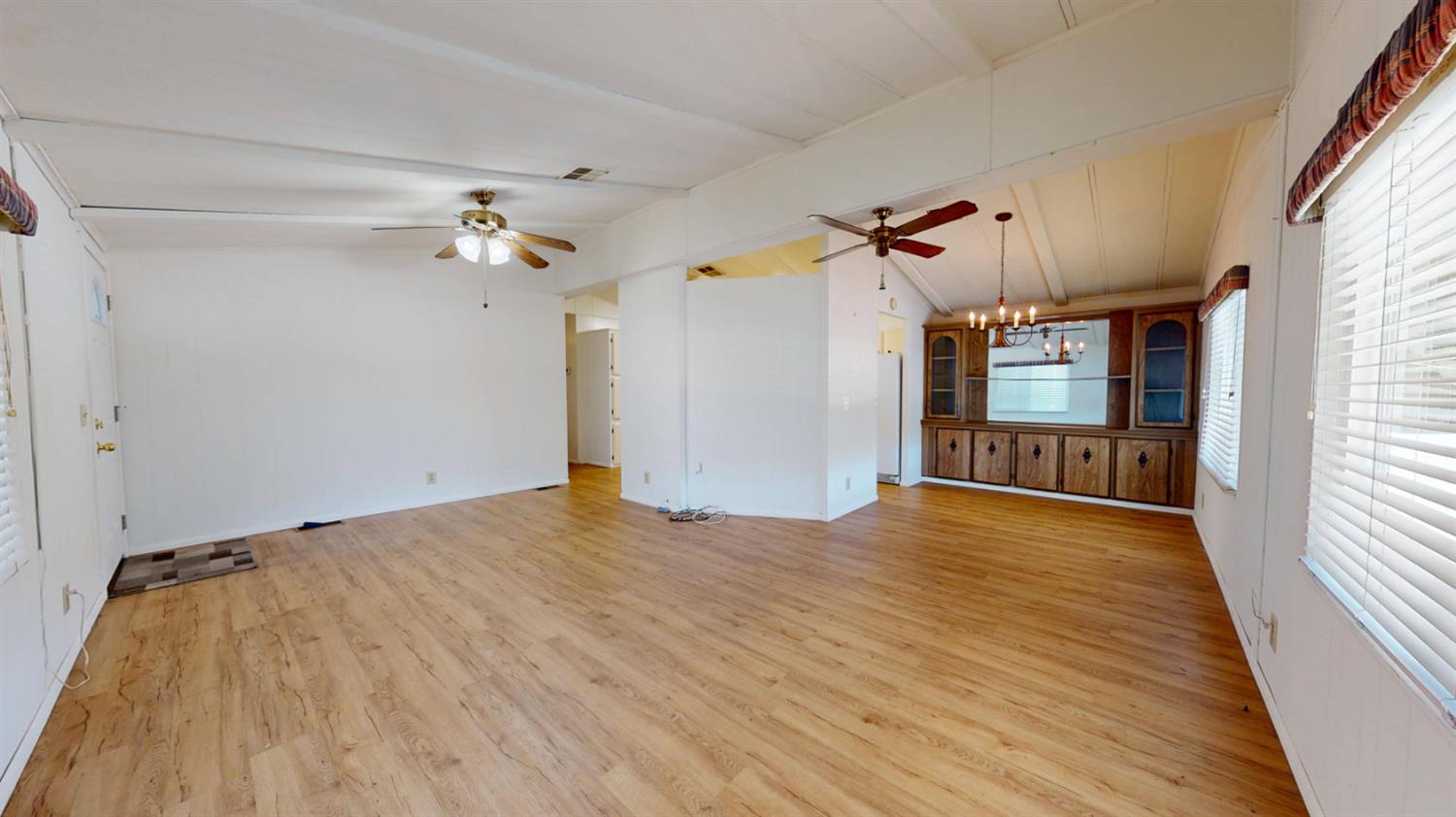 Detail Gallery Image 2 of 14 For 167 Clipper Ln, Modesto,  CA 95356 - 2 Beds | 2 Baths