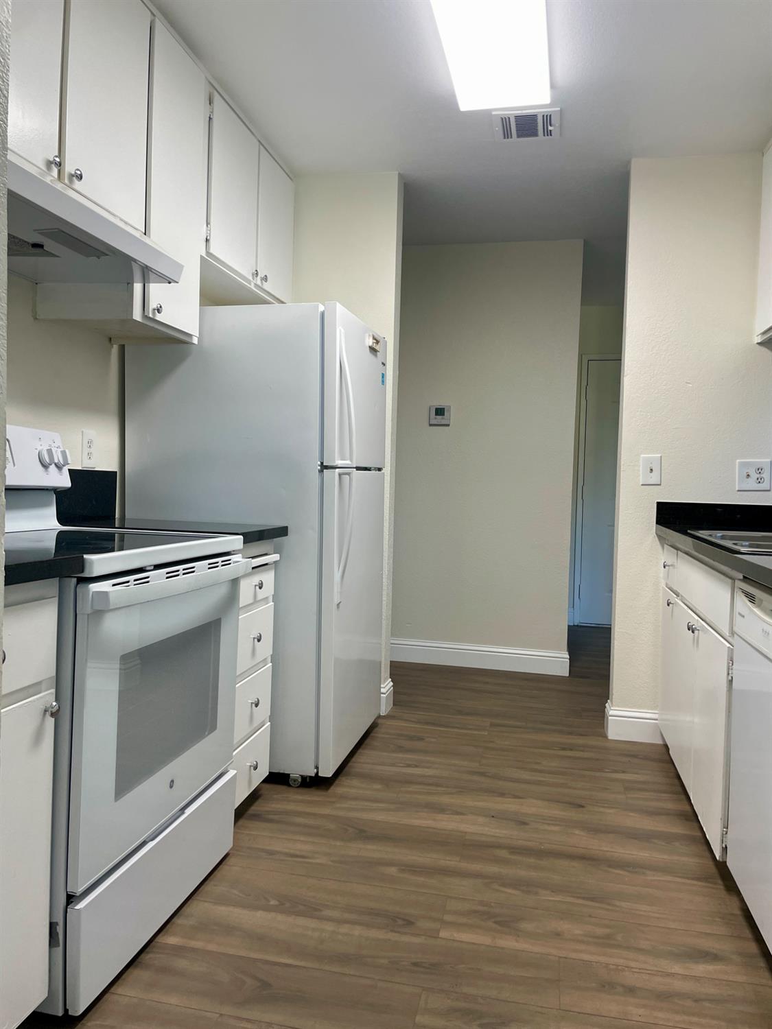 Detail Gallery Image 5 of 31 For 2900 Andre Ln #243,  Turlock,  CA 95382 - 2 Beds | 2 Baths