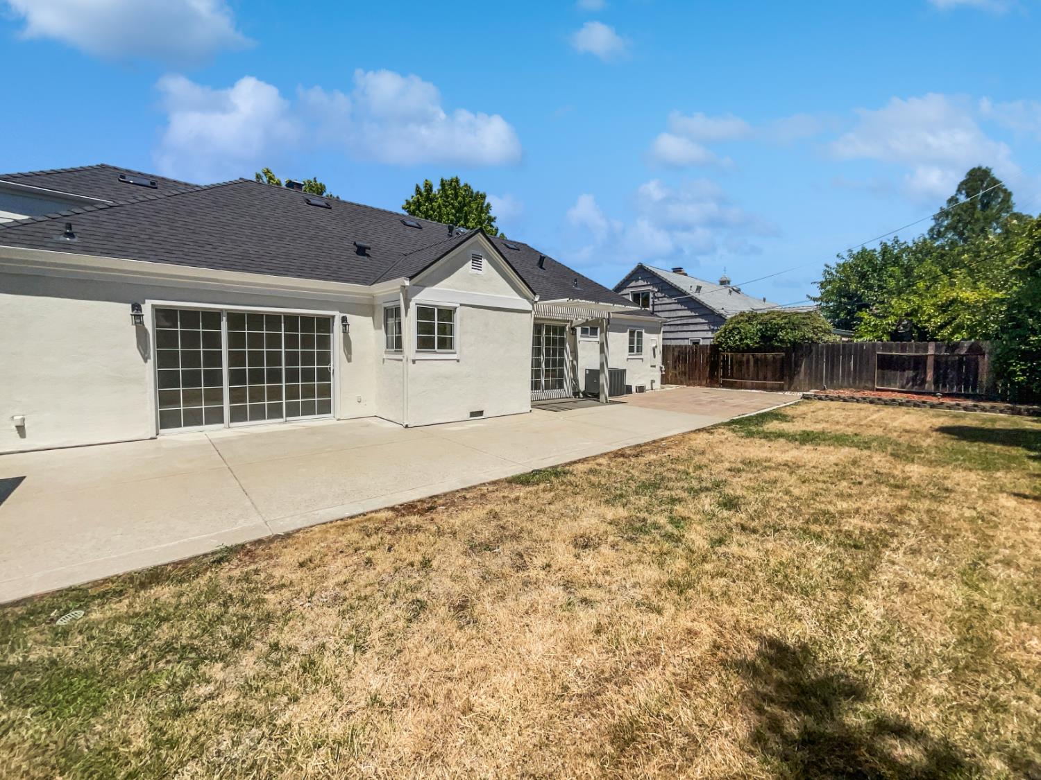 Detail Gallery Image 11 of 22 For 3108 Crest Haven Dr, Sacramento,  CA 95821 - 3 Beds | 1/1 Baths