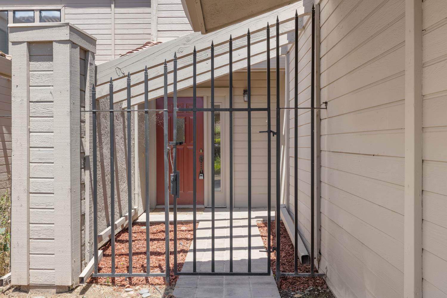 Detail Gallery Image 4 of 39 For 1347 Paseo Redondo Dr, Merced,  CA 95348 - 2 Beds | 2/1 Baths