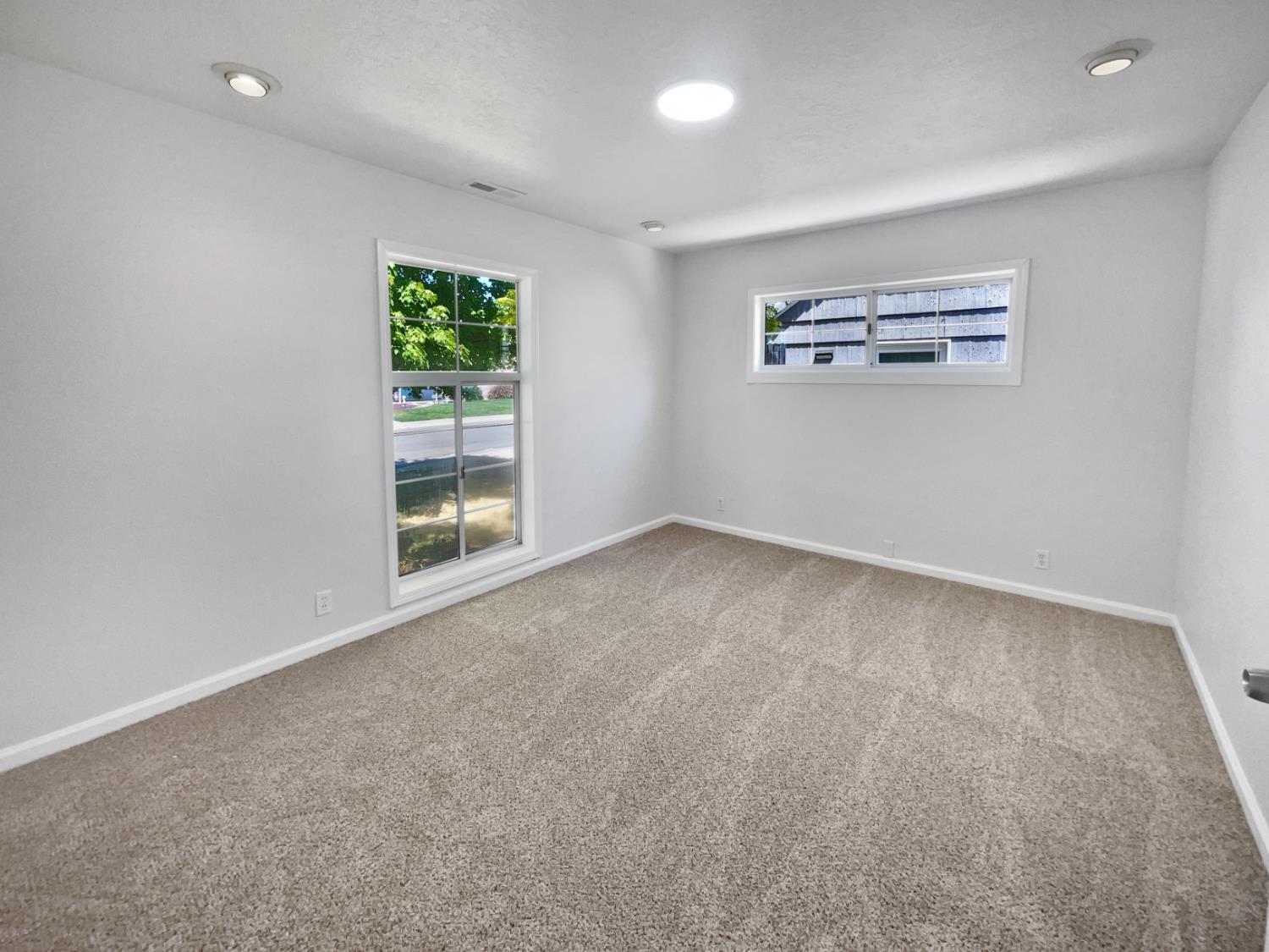 Detail Gallery Image 5 of 22 For 3108 Crest Haven Dr, Sacramento,  CA 95821 - 3 Beds | 1/1 Baths