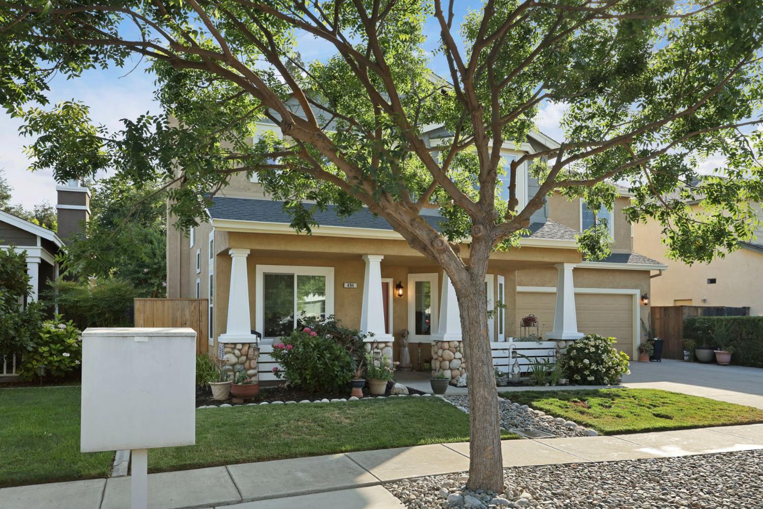 Detail Gallery Image 3 of 59 For 494 Summerton Ln, Turlock,  CA 95382 - 4 Beds | 2/1 Baths