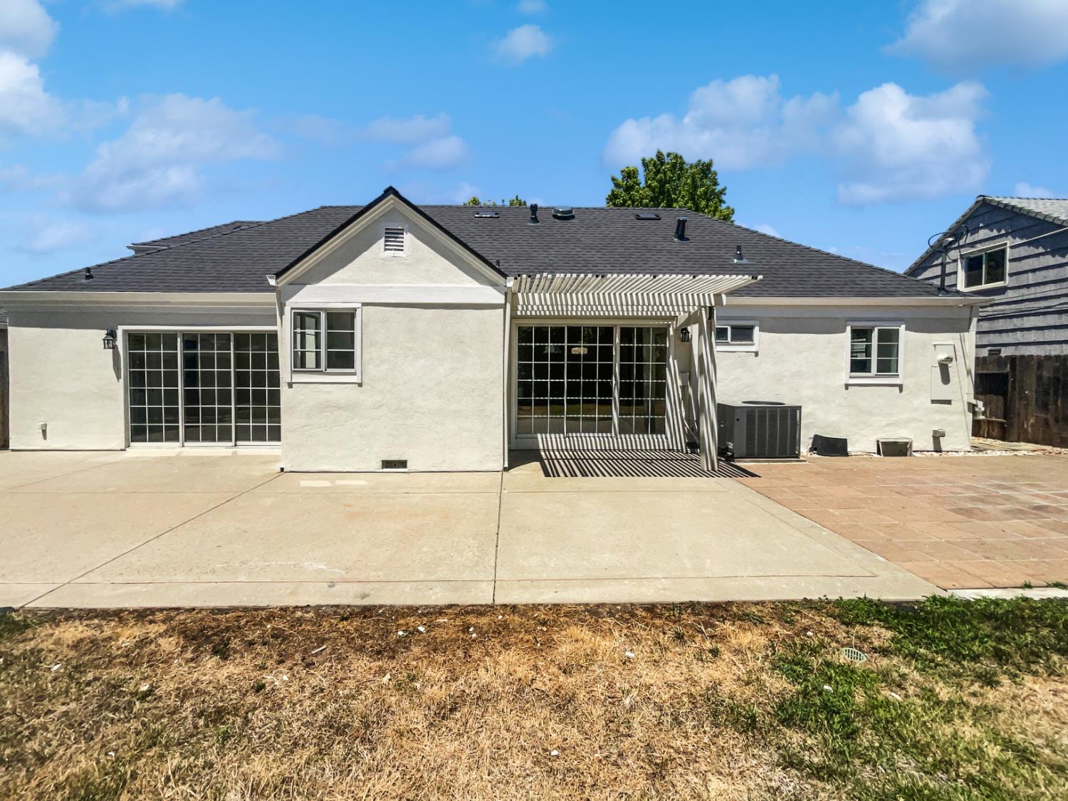 Detail Gallery Image 8 of 22 For 3108 Crest Haven Dr, Sacramento,  CA 95821 - 3 Beds | 1/1 Baths