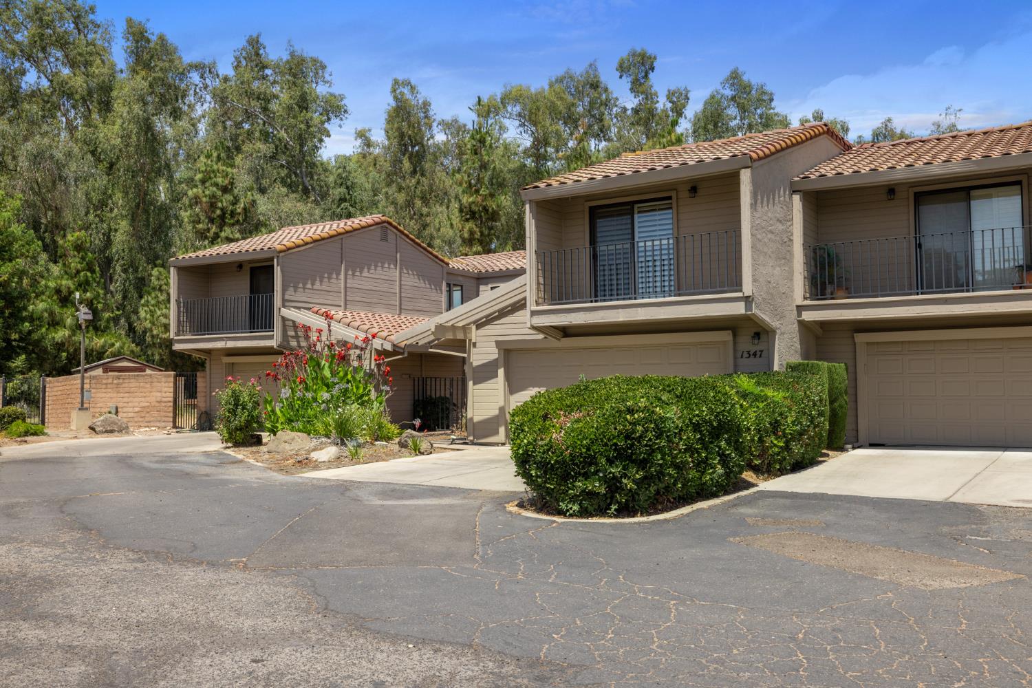 Detail Gallery Image 3 of 39 For 1347 Paseo Redondo Dr, Merced,  CA 95348 - 2 Beds | 2/1 Baths