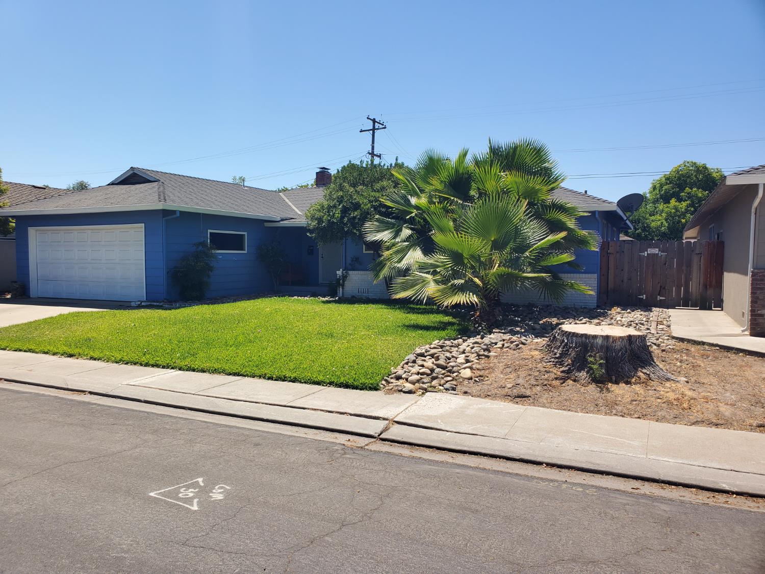 Detail Gallery Image 3 of 28 For 1326 Cypress Ave, Modesto,  CA 95350 - 3 Beds | 2 Baths