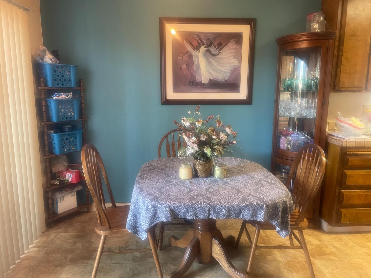 Detail Gallery Image 6 of 10 For 1103 Summerview Dr, Stockton,  CA 95210 - 2 Beds | 2 Baths