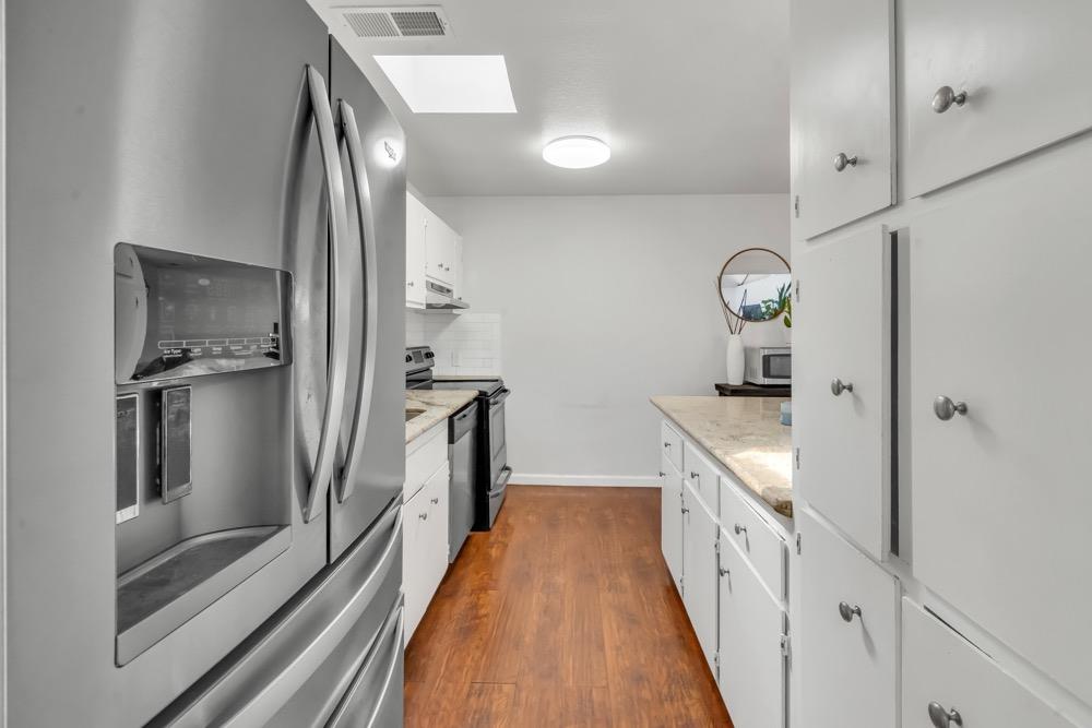 Detail Gallery Image 9 of 36 For 18 Cattail Ct, Sacramento,  CA 95833 - 3 Beds | 2 Baths