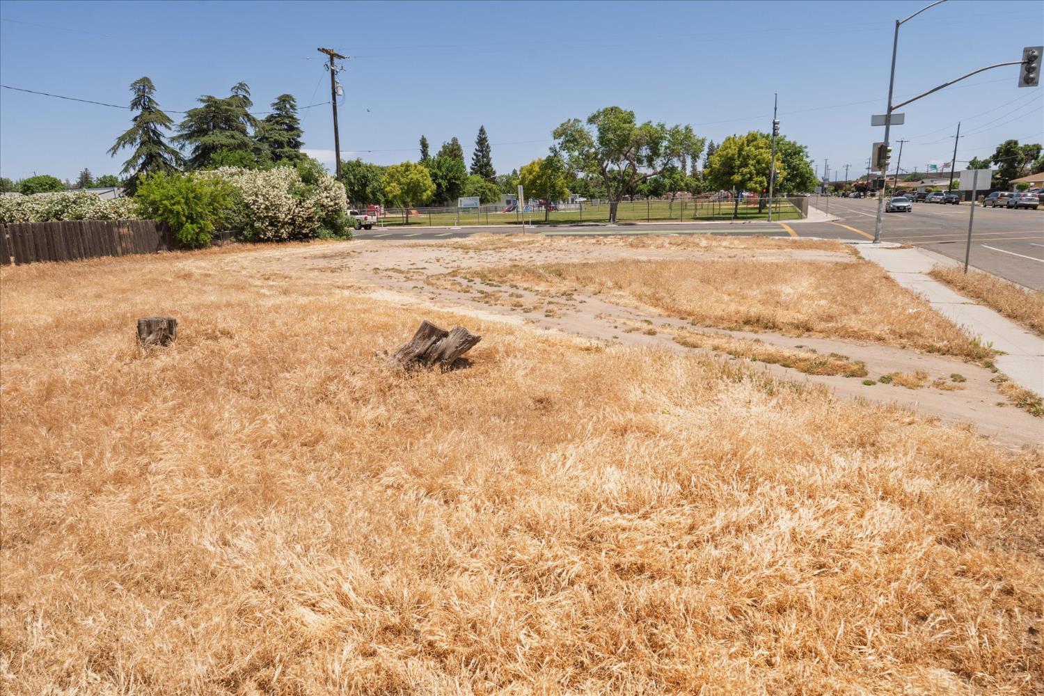 N Maple Avenue, Fresno, California image 1