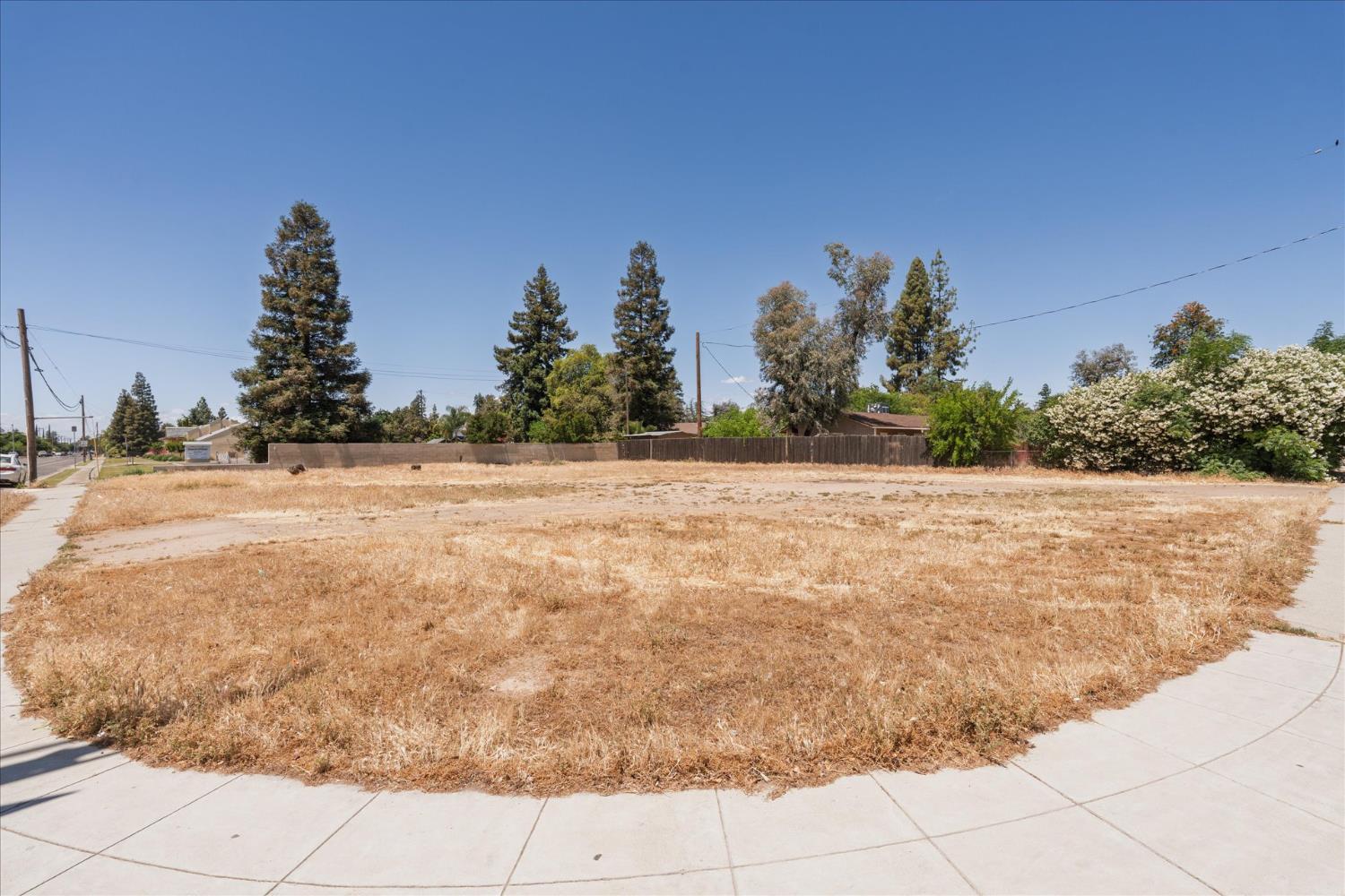 N Maple Avenue, Fresno, California image 2