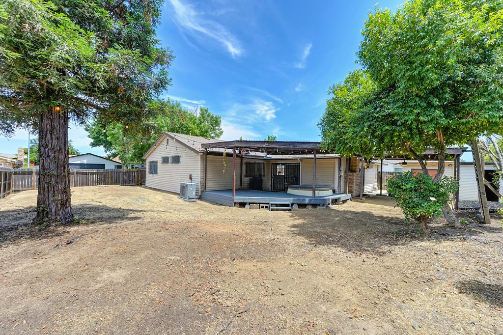 Detail Gallery Image 25 of 29 For 4200 Rose Valley Way, Sacramento,  CA 95826 - 3 Beds | 2 Baths