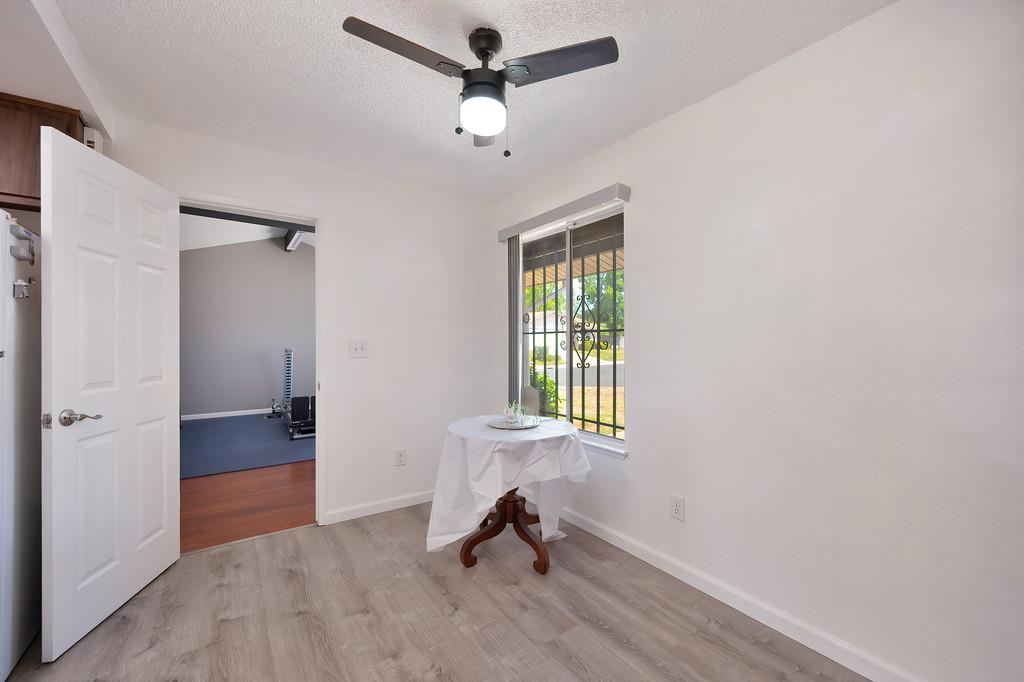 Detail Gallery Image 16 of 29 For 4200 Rose Valley Way, Sacramento,  CA 95826 - 3 Beds | 2 Baths