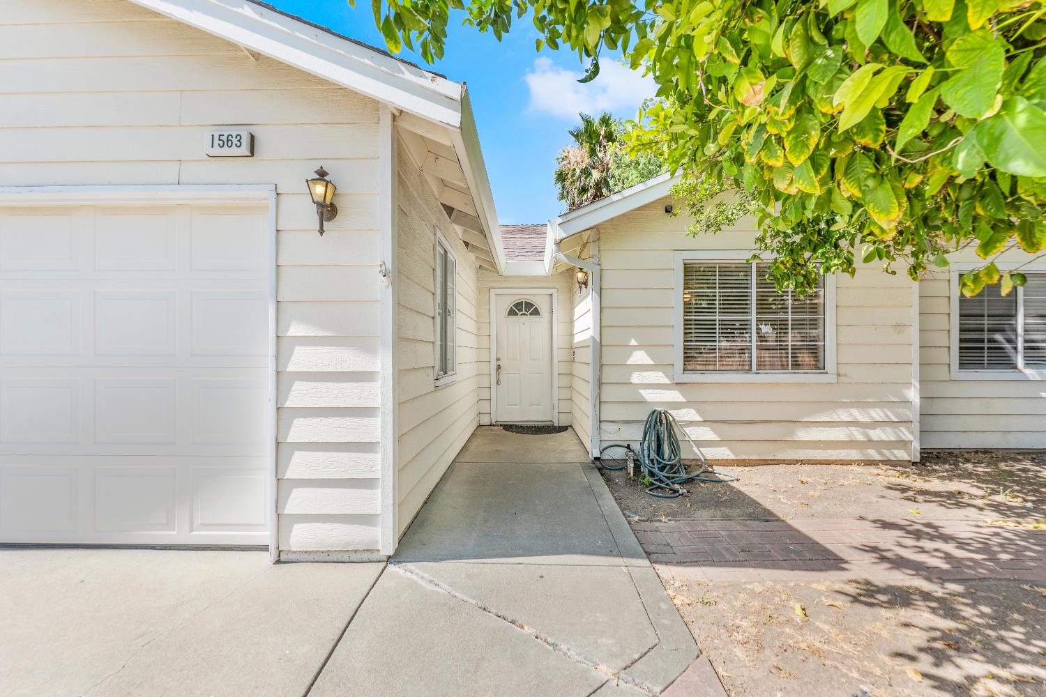 Detail Gallery Image 3 of 30 For 1563 Patwin Valley Dr, Woodland,  CA 95776 - 3 Beds | 2 Baths