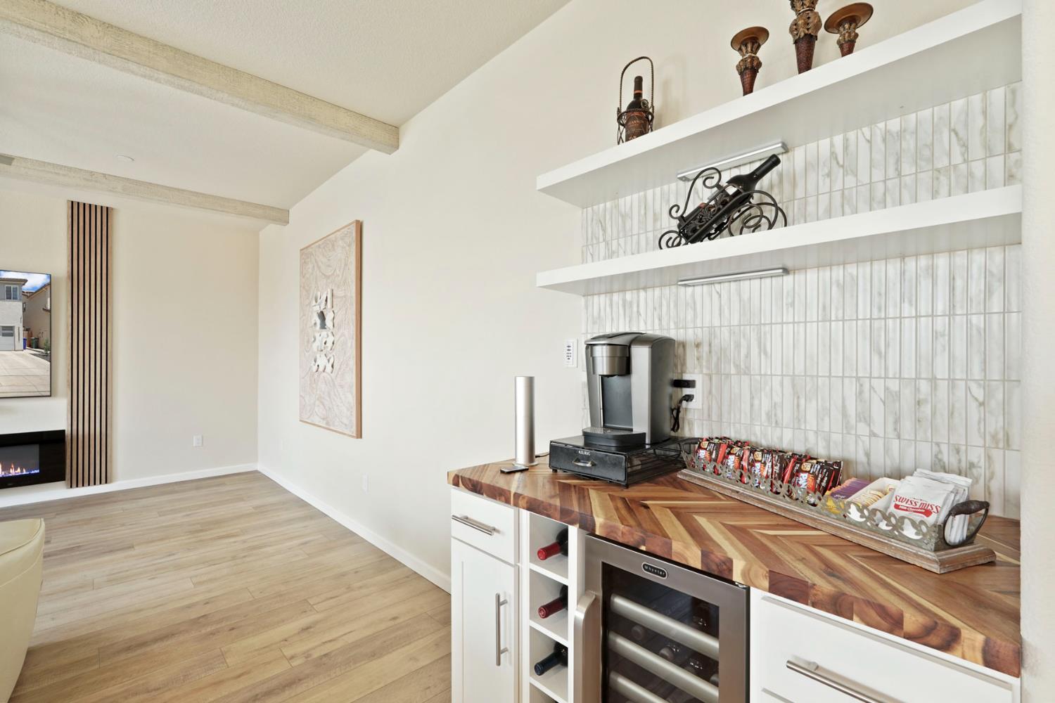 Detail Gallery Image 9 of 35 For 1517 Luminous St, Modesto,  CA 95356 - 4 Beds | 2/1 Baths